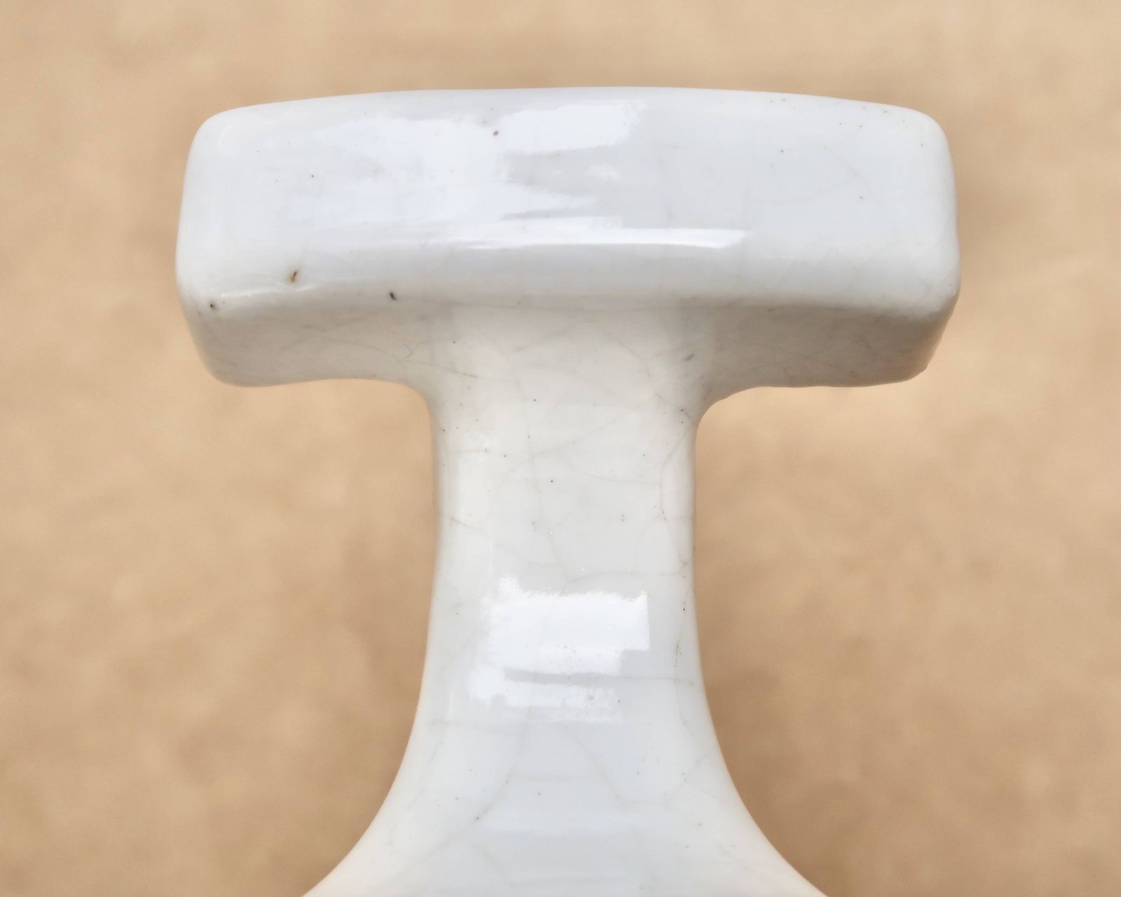 Witte porseleinen jashaken, jaren 1950 photo 164.0
