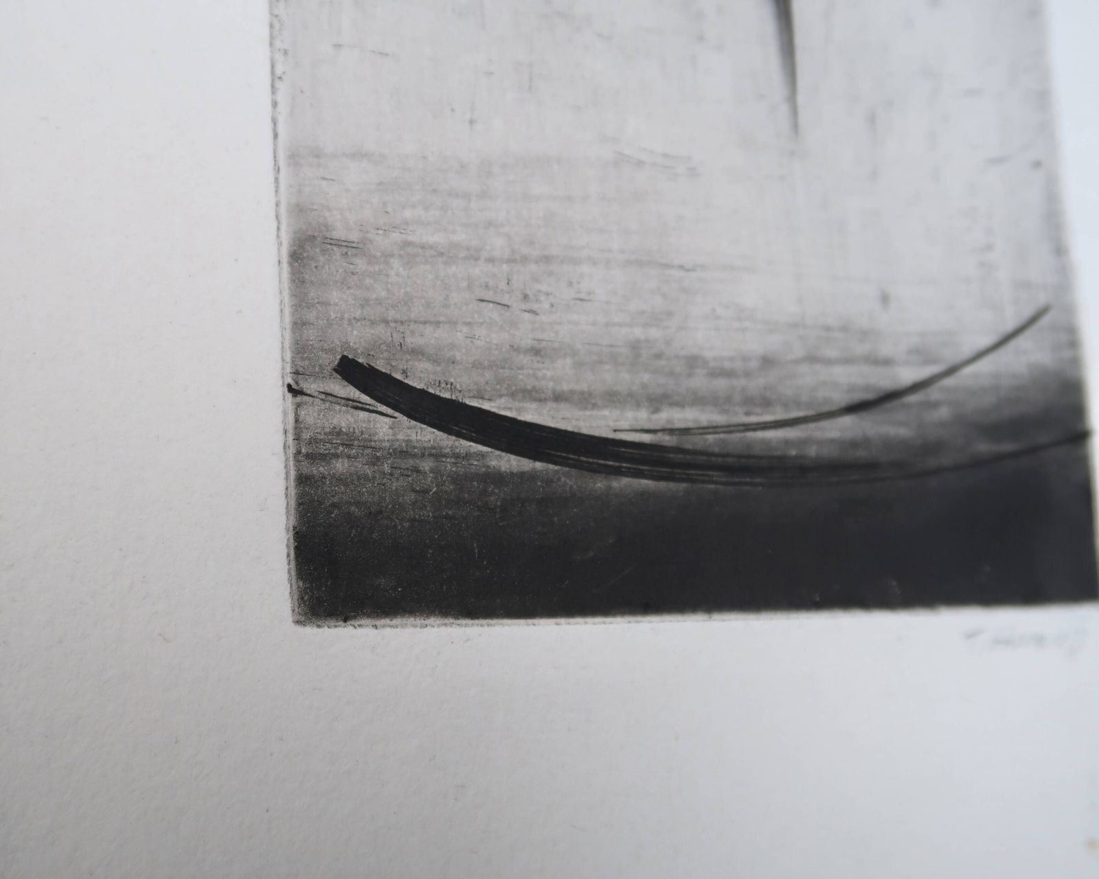 Minimalistisch abstract gravure in zwart-wit van Terry Haass, ca. jaren 1960. photo for sale