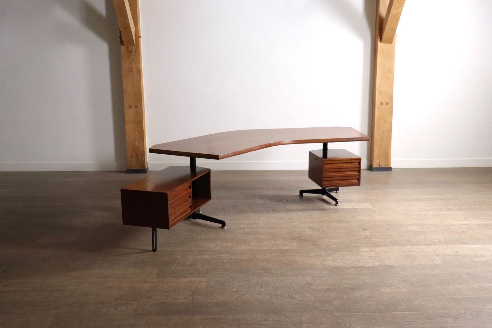 Osvaldo Borsani T96 Boomerang Desk voor Tecno, Italië, 1956 photo vinterior