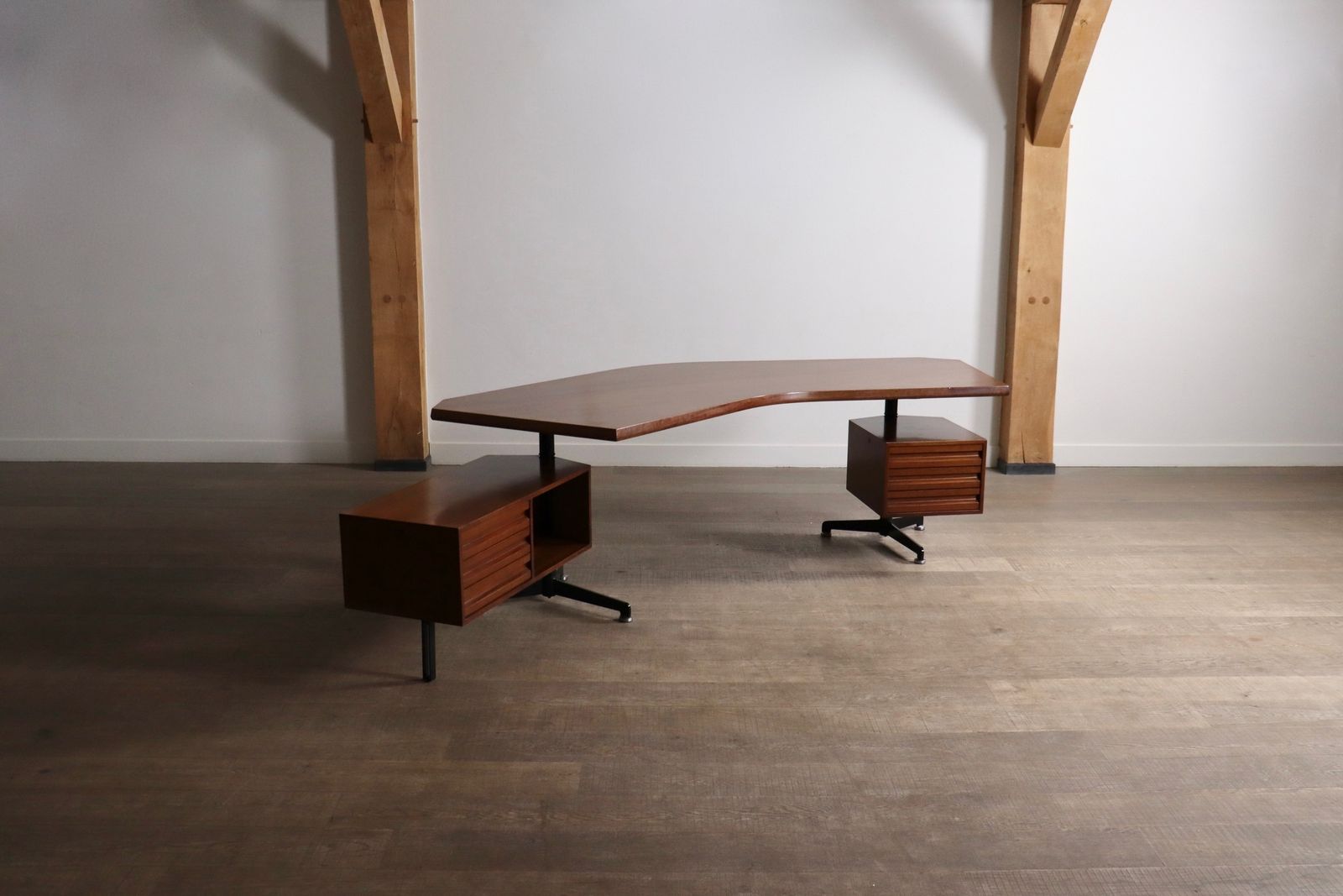 Osvaldo Borsani T96 Boomerang Desk voor Tecno, Italië, 1956 photo buy