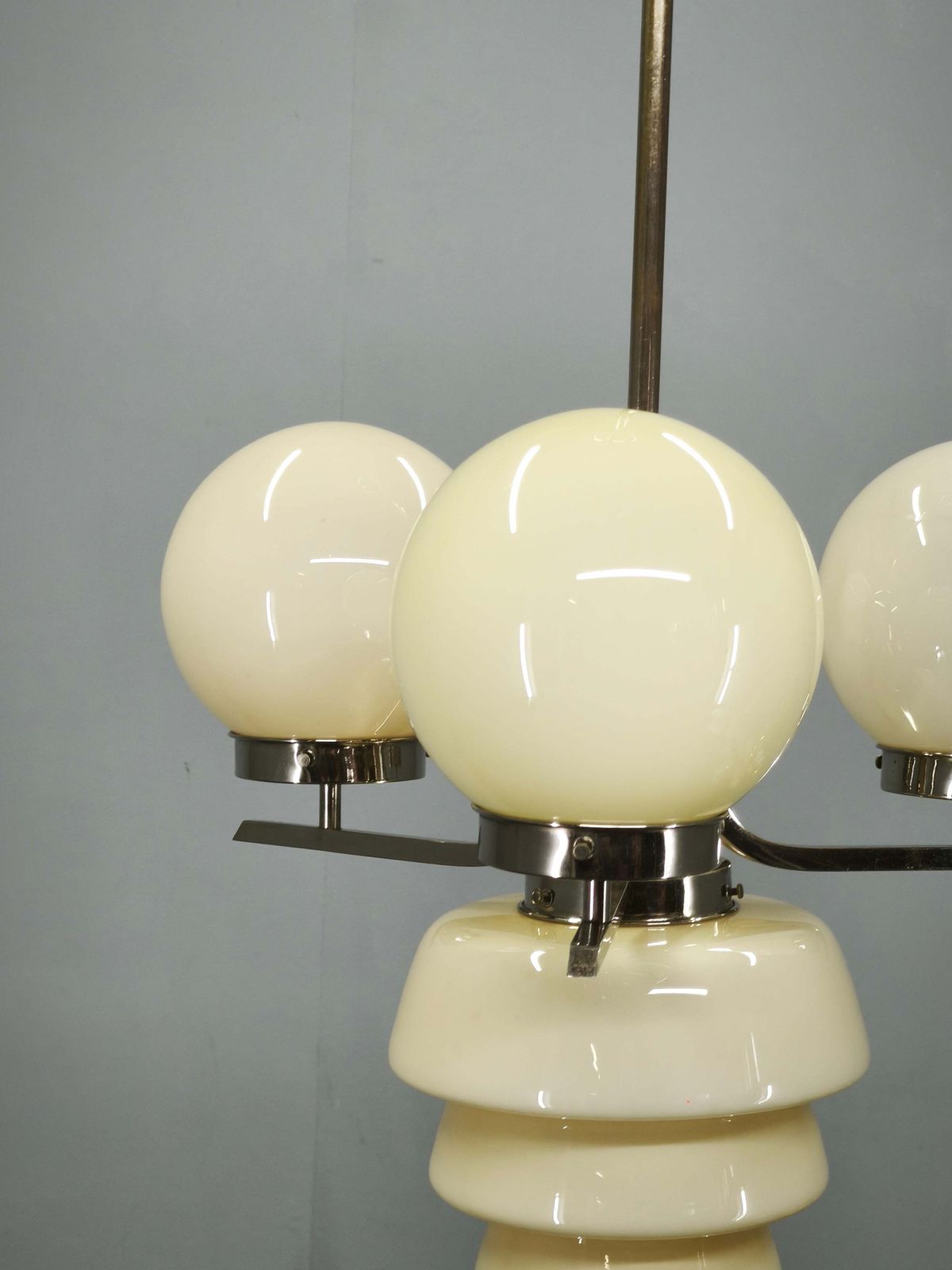Art Deco hanglamp van crèmekleurig glas en chroom, jaren 1930, Tsjecho-Slowakije photo furniture