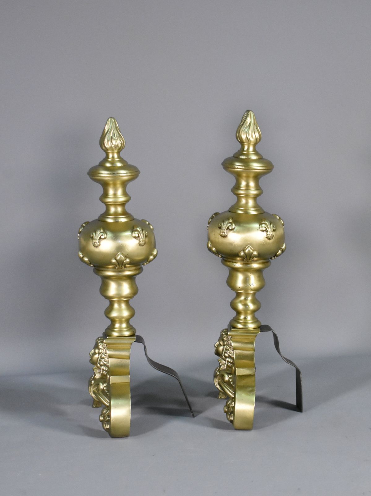 Éléments architecturaux Paire de chenets français en bronze Napoléon III, début du XIXe siècle photo