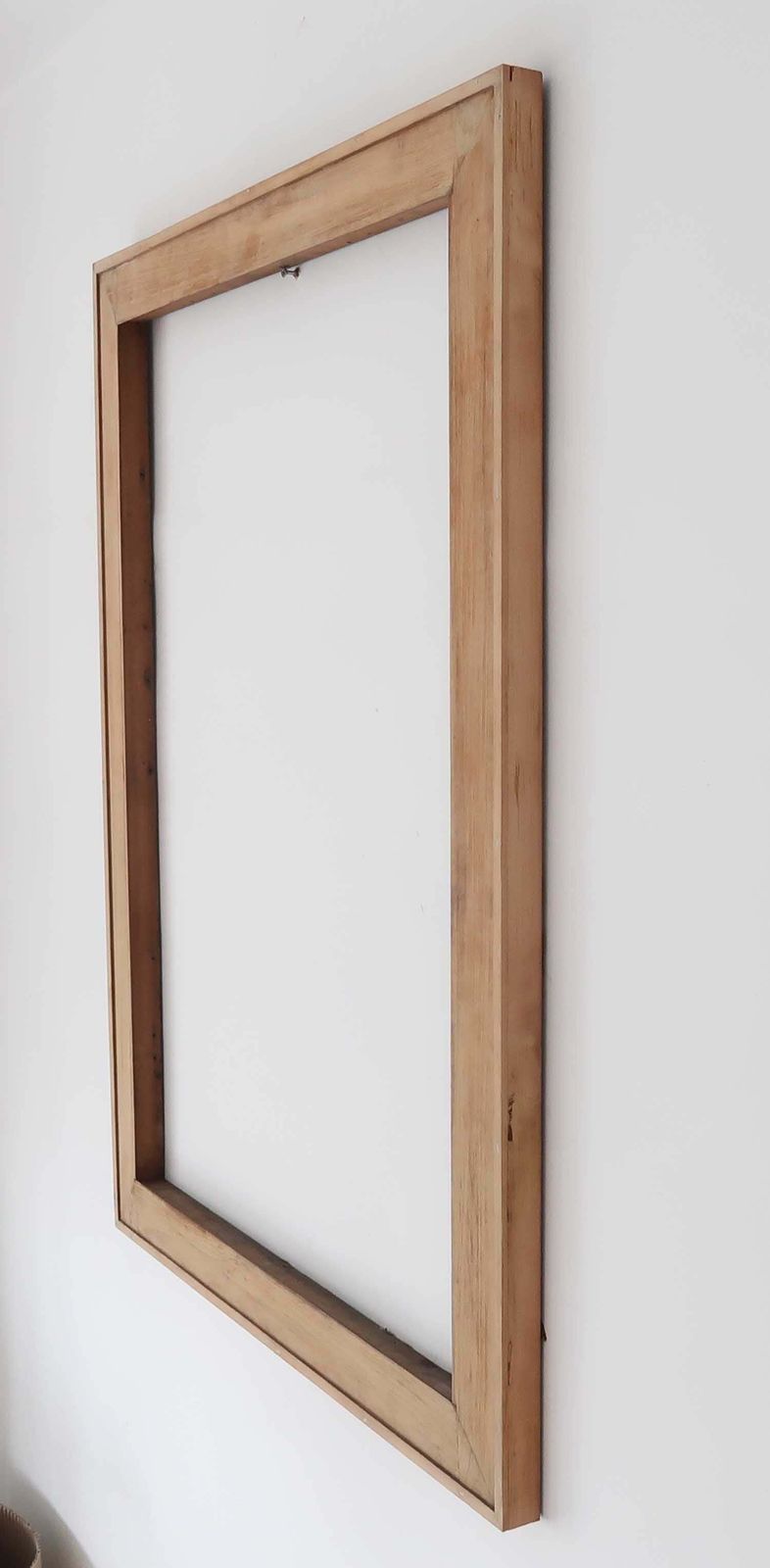 Grote antieke houten fotolijst van grenenhout. Engels, 19e eeuw photo for sale