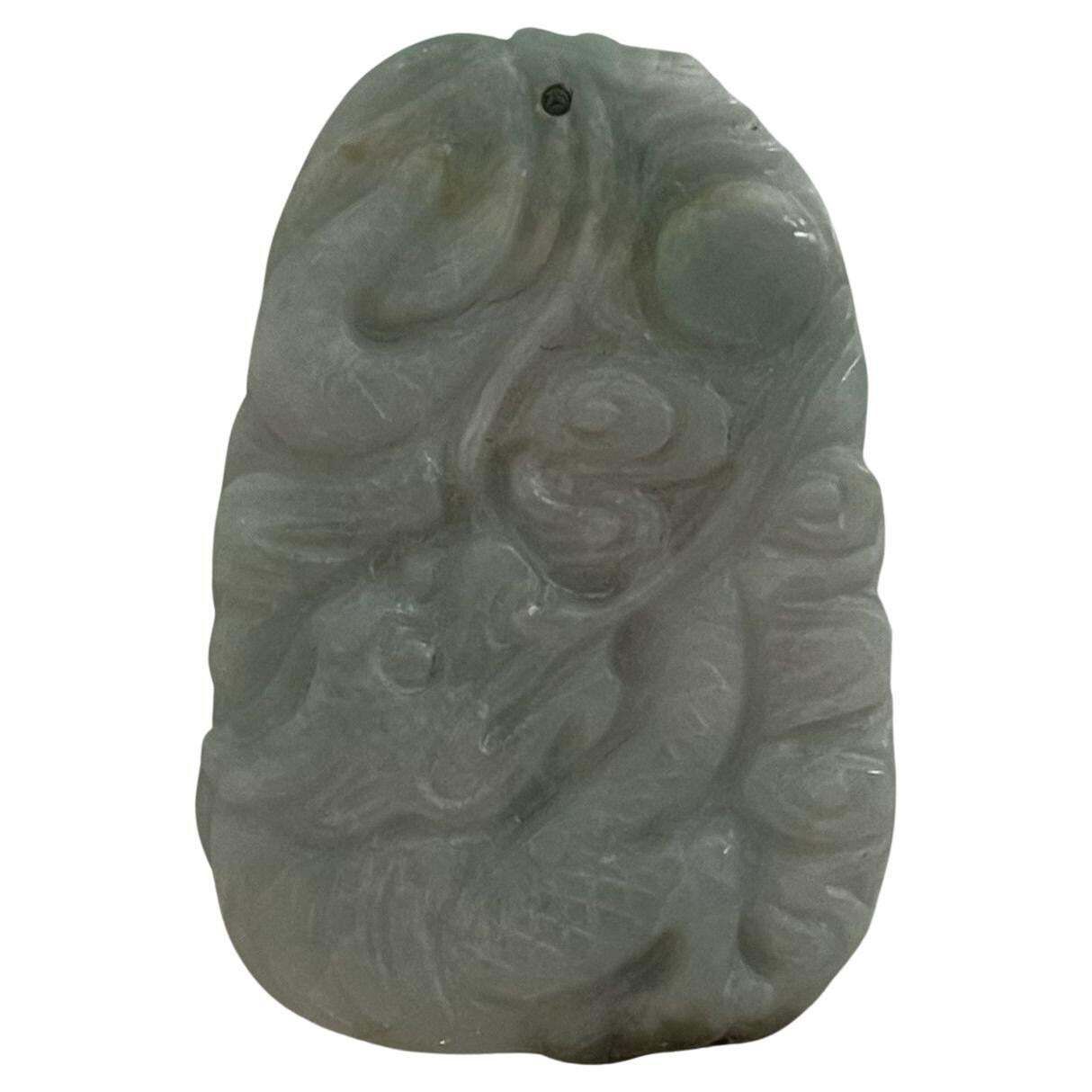 19e-eeuwse Chinese jadeïet nefriet hanger met draak en vogel, handgesneden photo for sale
