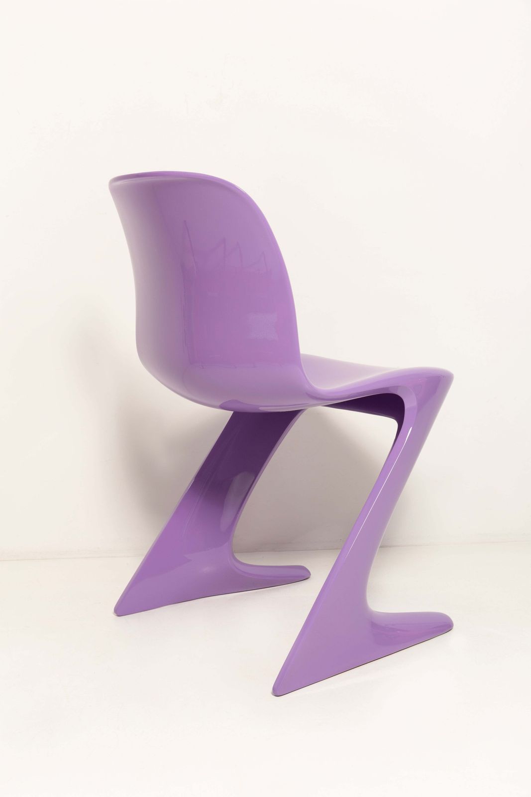 Twee blauw-lila Kangaroo stoelen, ontworpen door Ernst Moeckl, Duitsland, 1968 photo Meubels