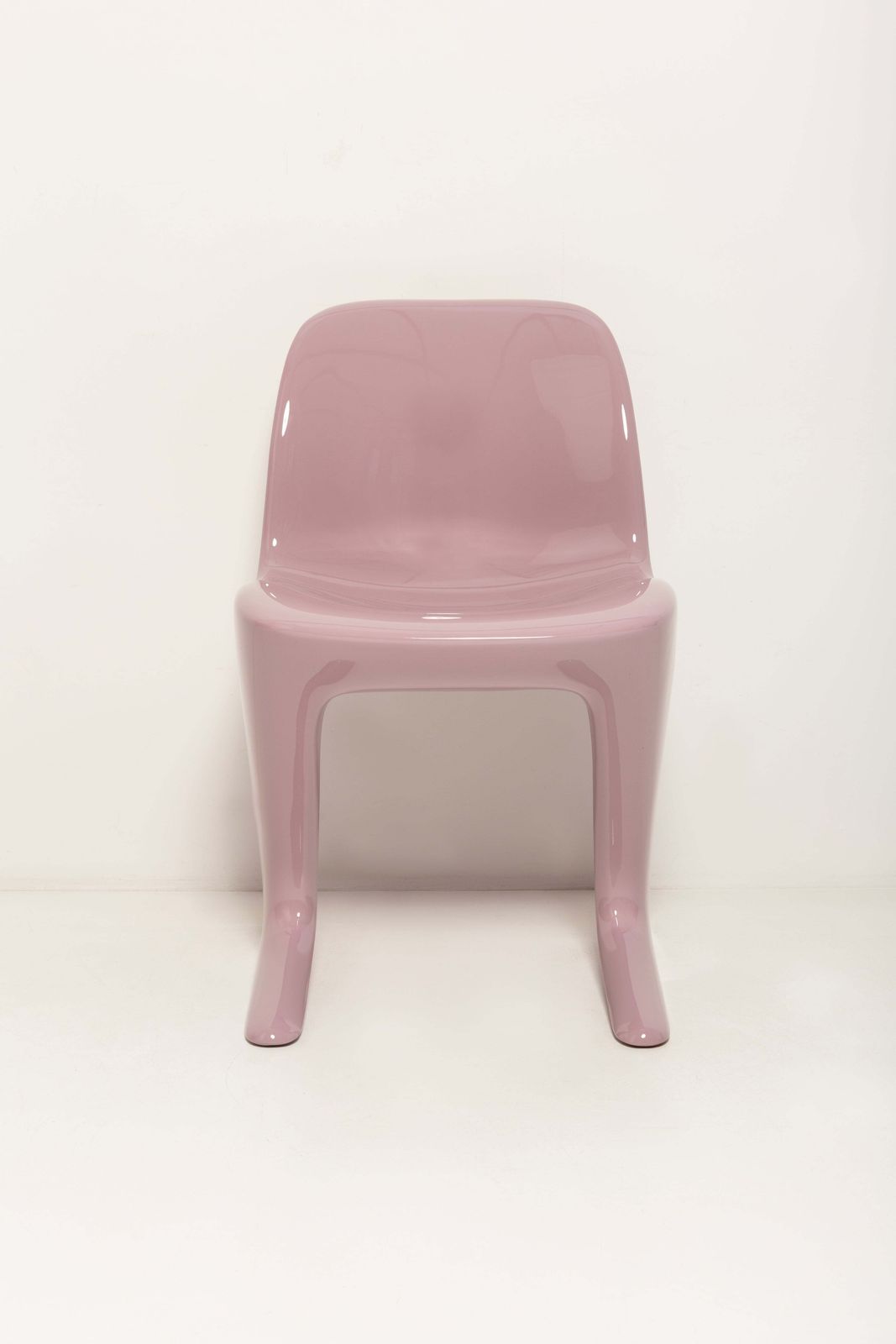 Vier pastelviolette Kangaroo Chairs, ontworpen door Ernst Moeckl, Duitsland, 1968 photo vinterior