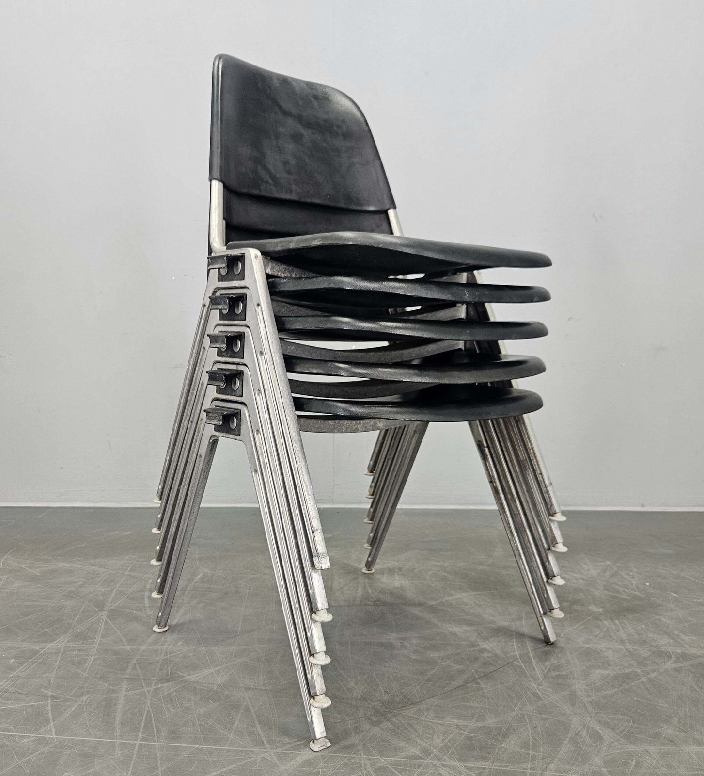 Set van vijf mid-century stapelstoelen van Knoll door Don Albinson, jaren 1970 photo vinterior
