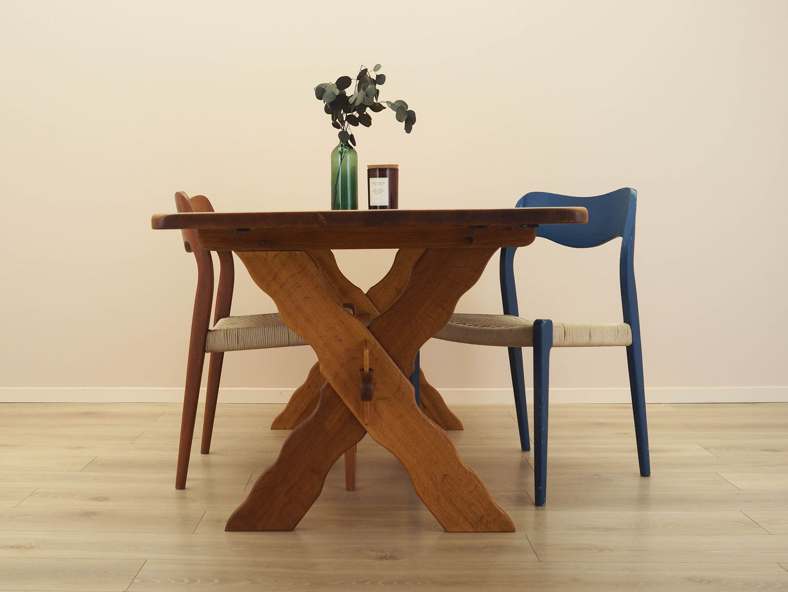 Table à manger danoise extensible en chêne, par Henning Kjærnulf, années 1960 photo for sale