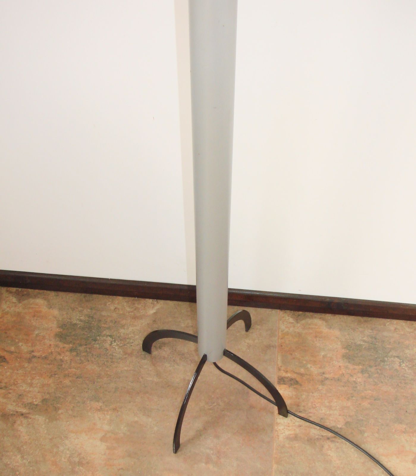 A Floor Lamp From The 1980s photo vinterior