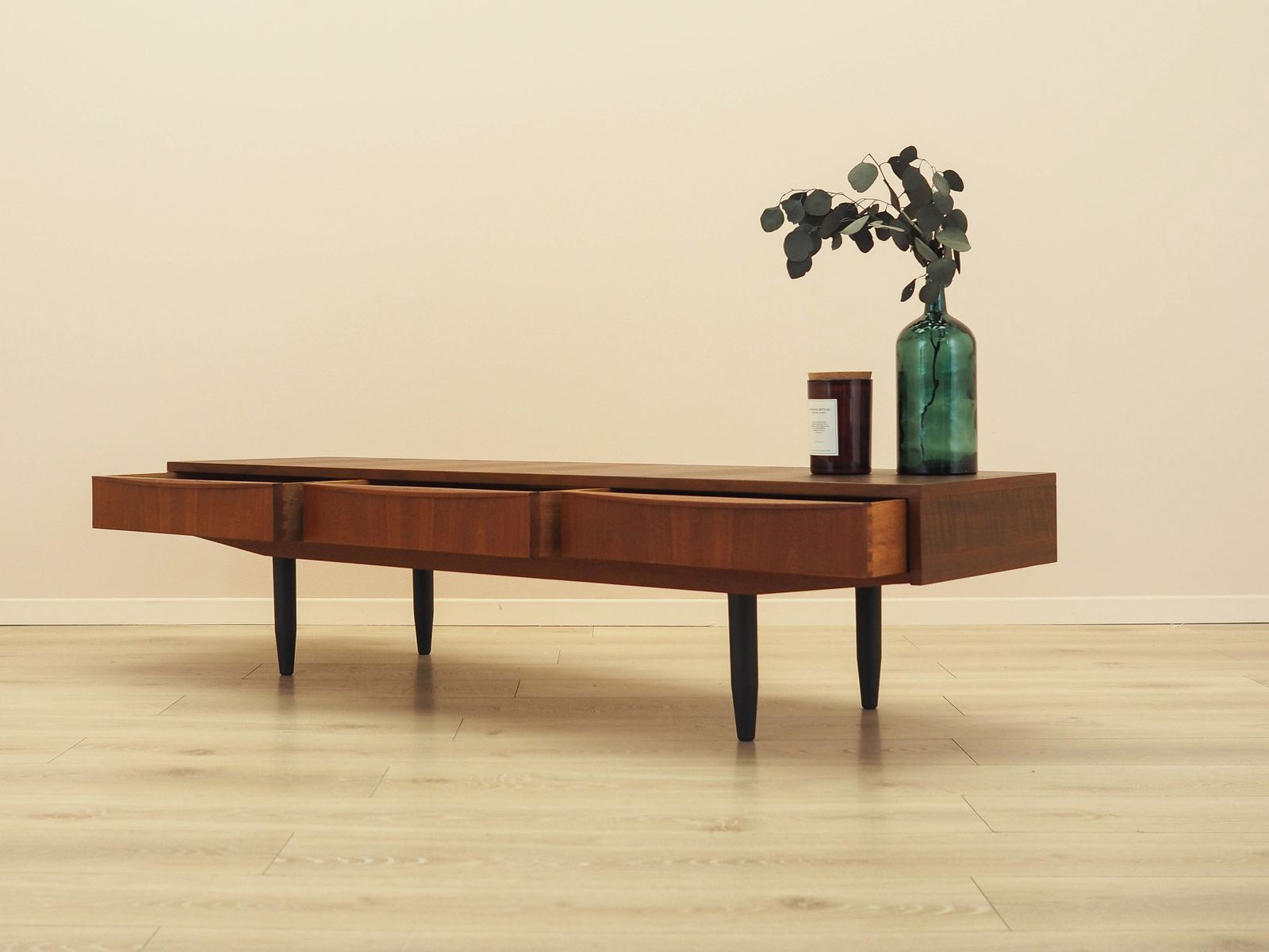 Deens Teakfineer Dressoir met Drie Lades, jaren 1970 photo Meubels