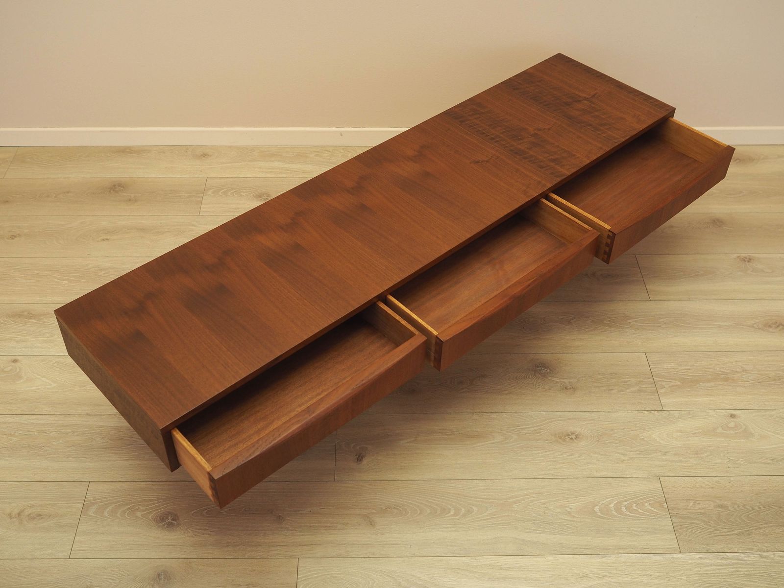 photo for sale Deens Teakfineer Dressoir met Drie Lades, jaren 1970