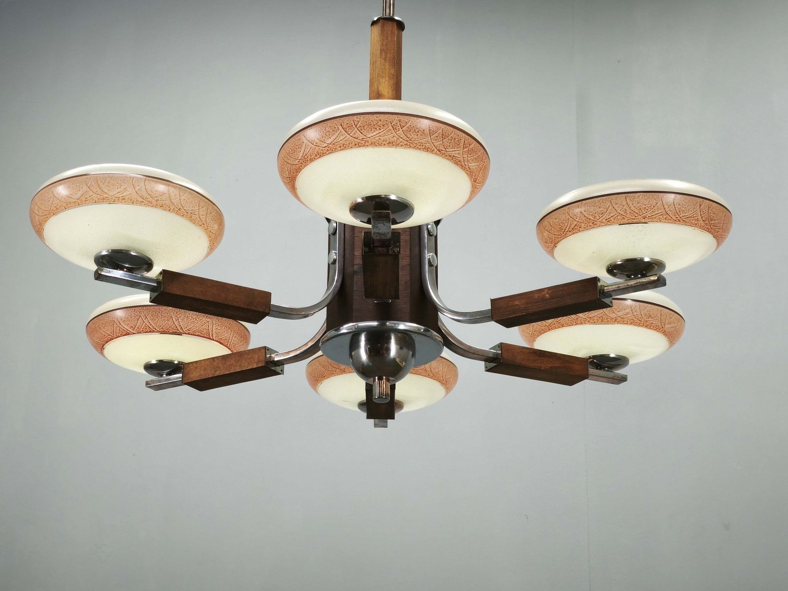 Grote art deco kroonluchter in chroom, hout en glas met zes lichtpunten, jaren 1930 photo furniture