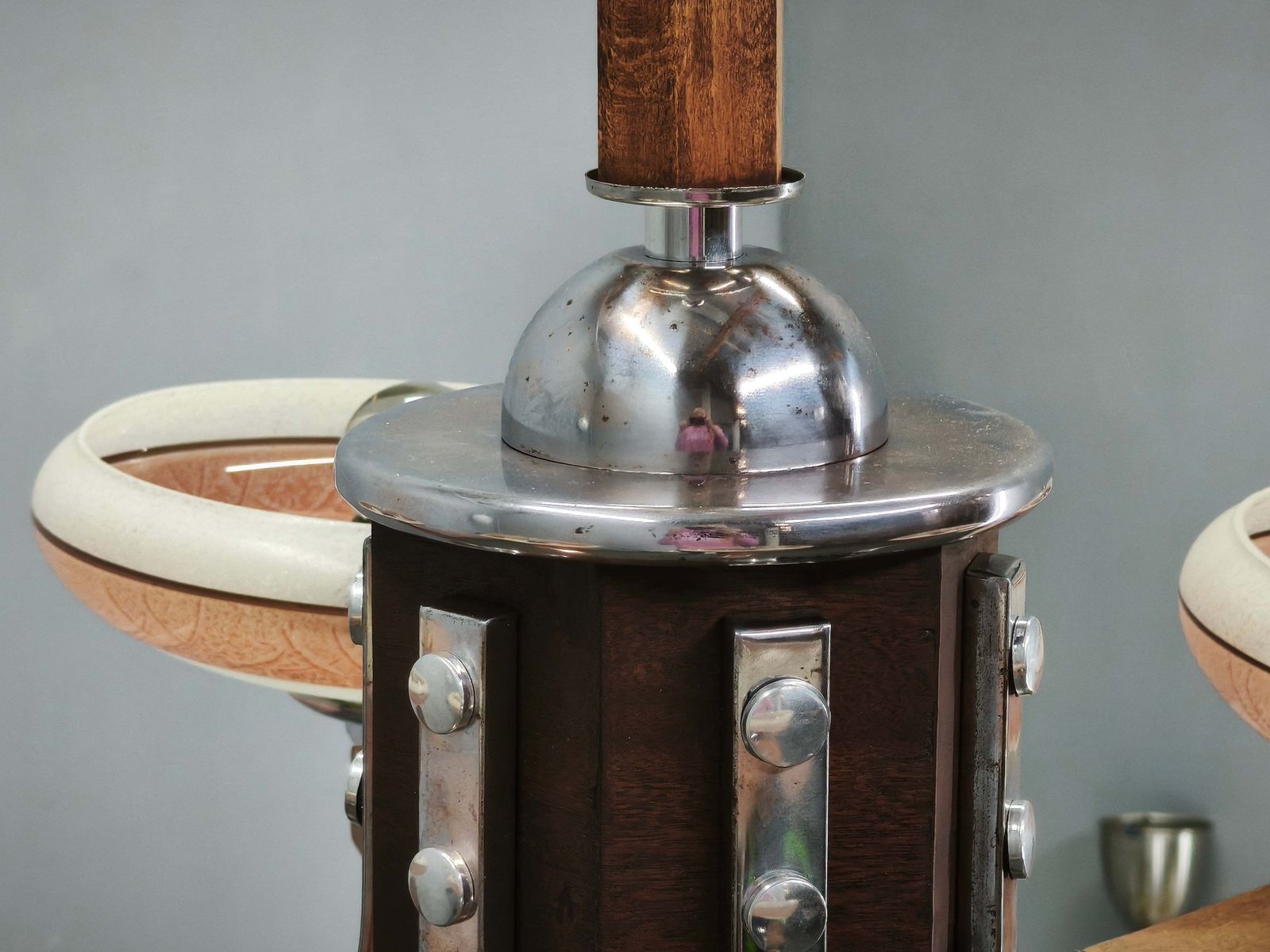 1386.0 Grote art deco kroonluchter in chroom, hout en glas met zes lichtpunten, jaren 1930 photo