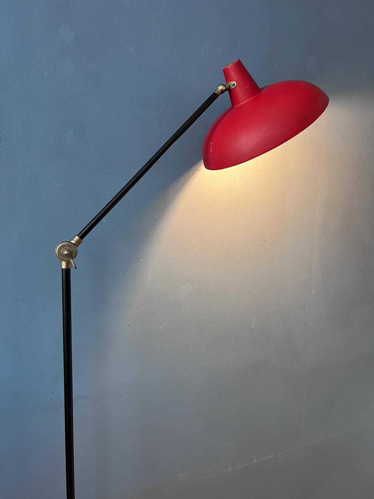 Vintage rode Anvia vloerlamp van J.J.M. Hoogervorst, verstelbare metalen lamp photo 850.0