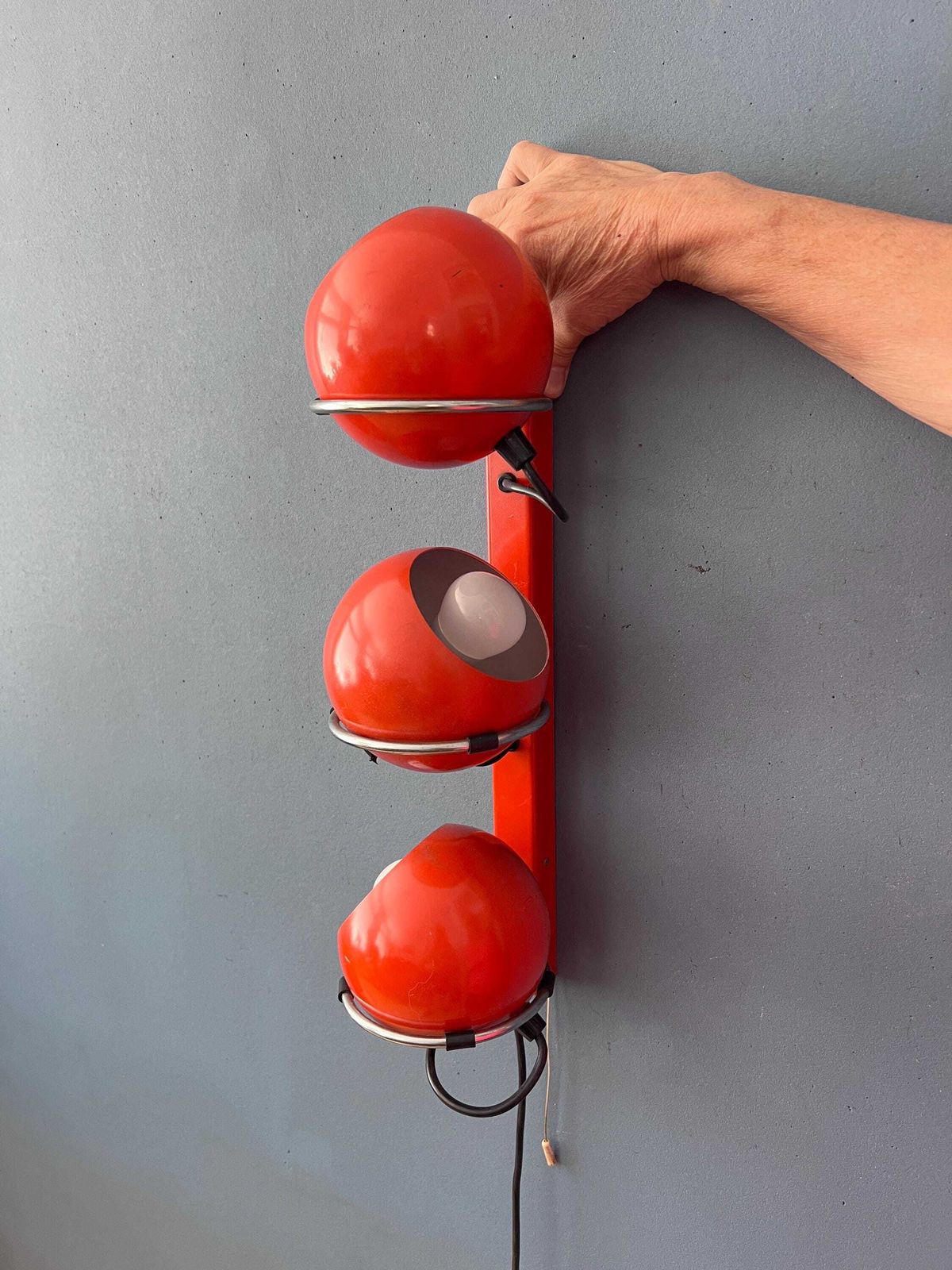 photo for sale Mid Century rode Gepo Space Age Eyeball wandlamp
