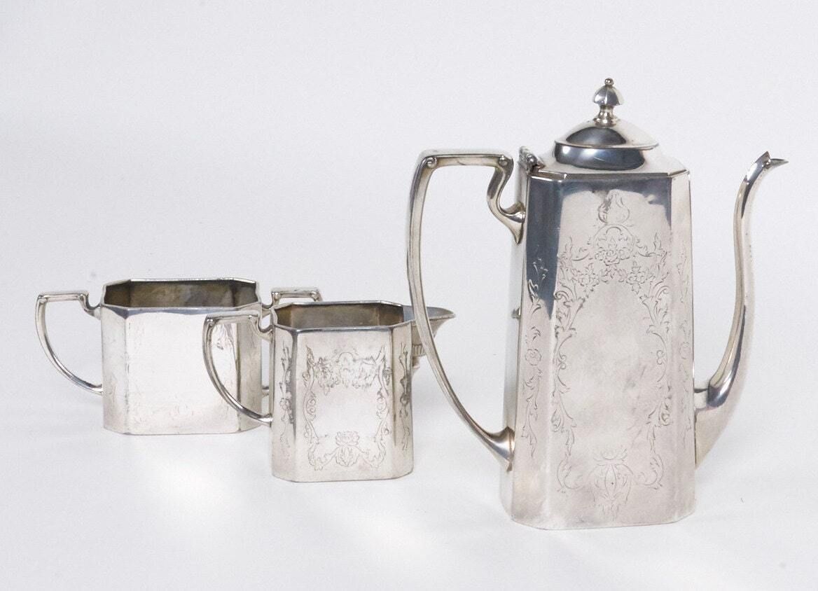 Antiek zilveren koffieservies, Amerikaans verzilverd photo for sale