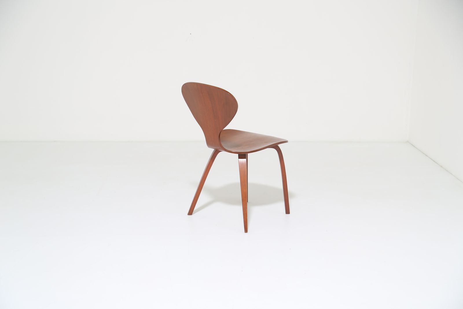 Mid-Century Modern walnootfineer zijstoel toegeschreven aan Norman Cherner voor Plycraft, jaren 1960 photo vintage