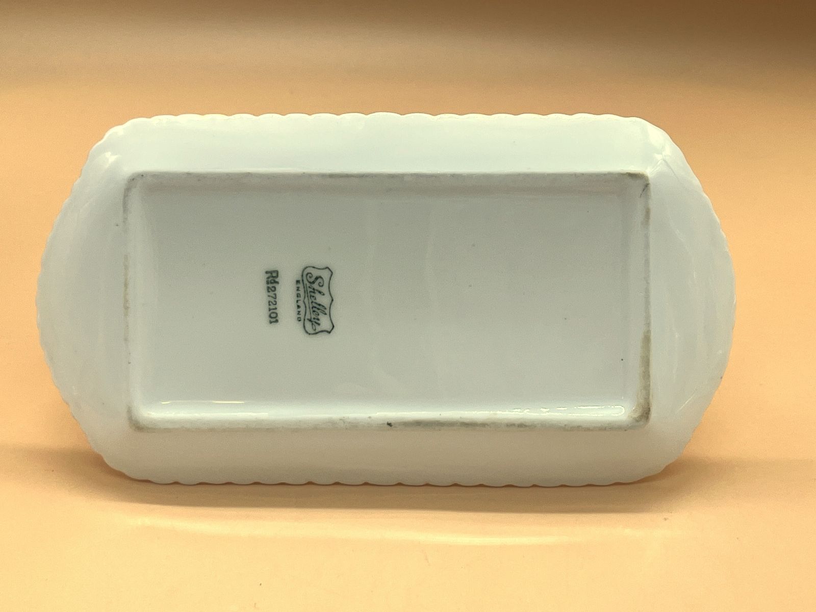 Vintage Shelley Dainty White Design 4 Slice Toast Rack. Rd. 272101. photo 50.0