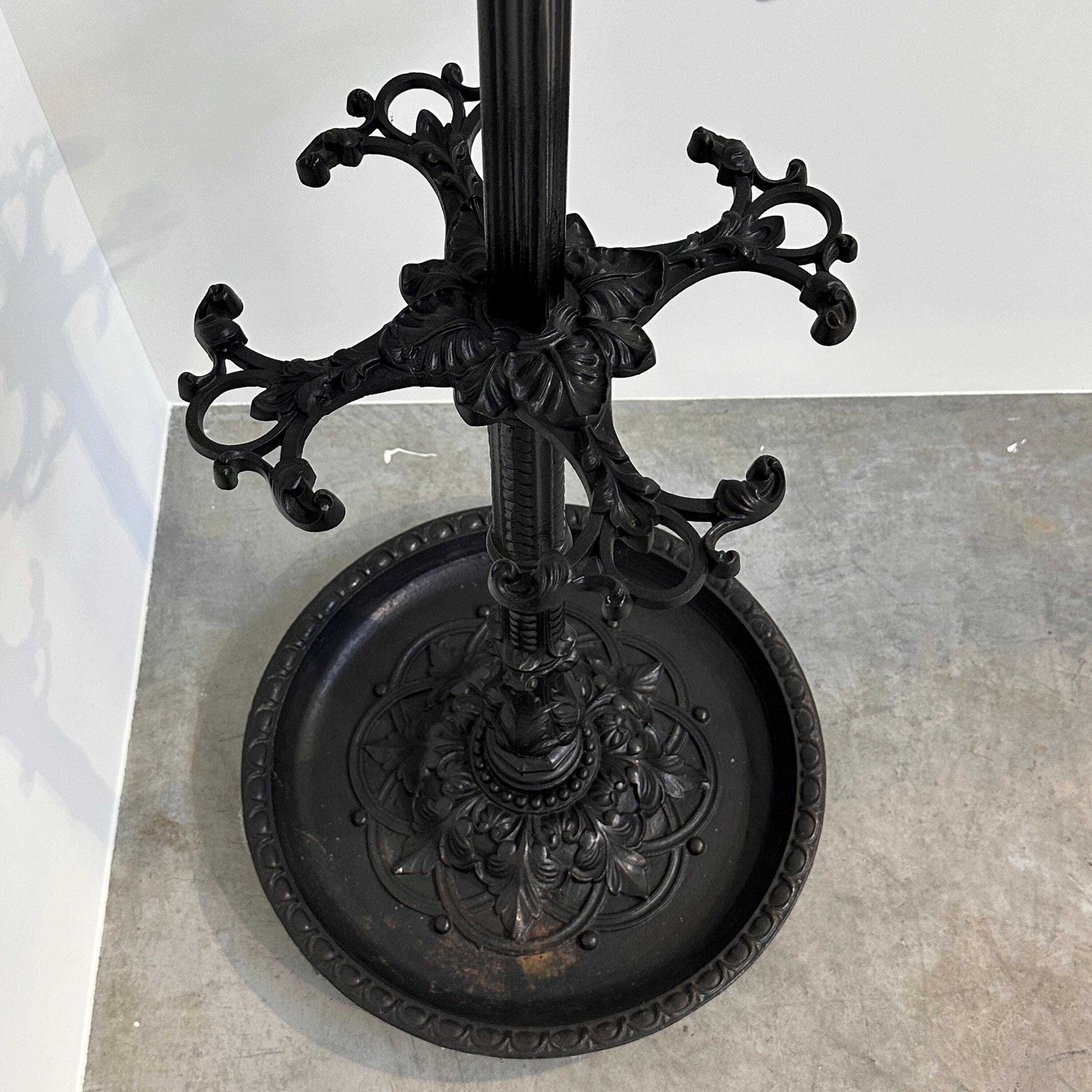 Large Ornate Cast Iron Hall Tree Coat Stand With 12 Hooks photo Furniture