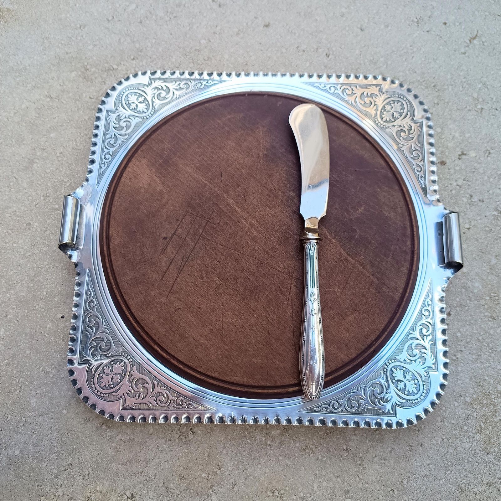 Antiek Engels verzilverd houten kaas- / charcuteriebord met 800 zilveren spreader photo buy