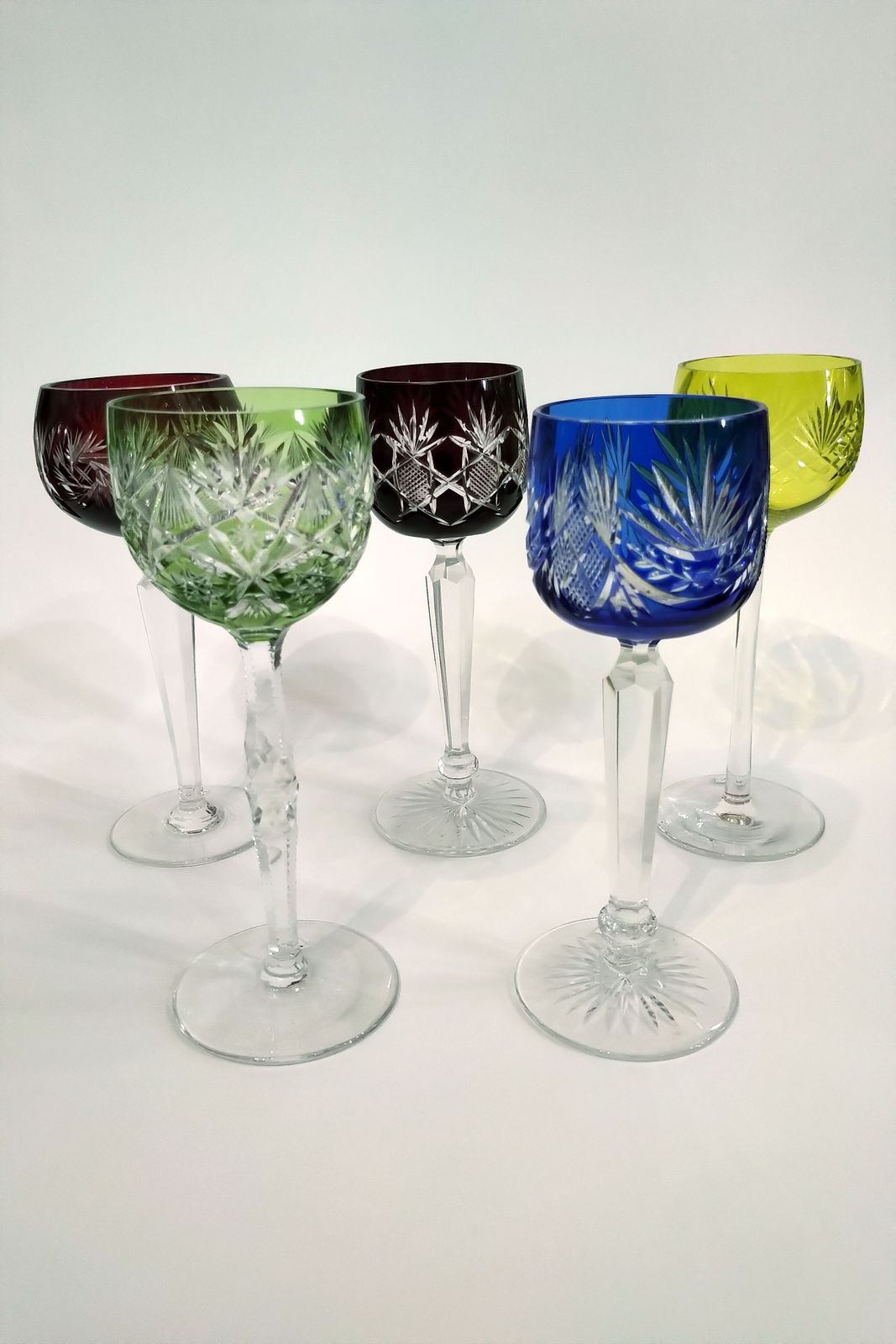 Gekleurde geslepen glazen, set van 6 photo for sale