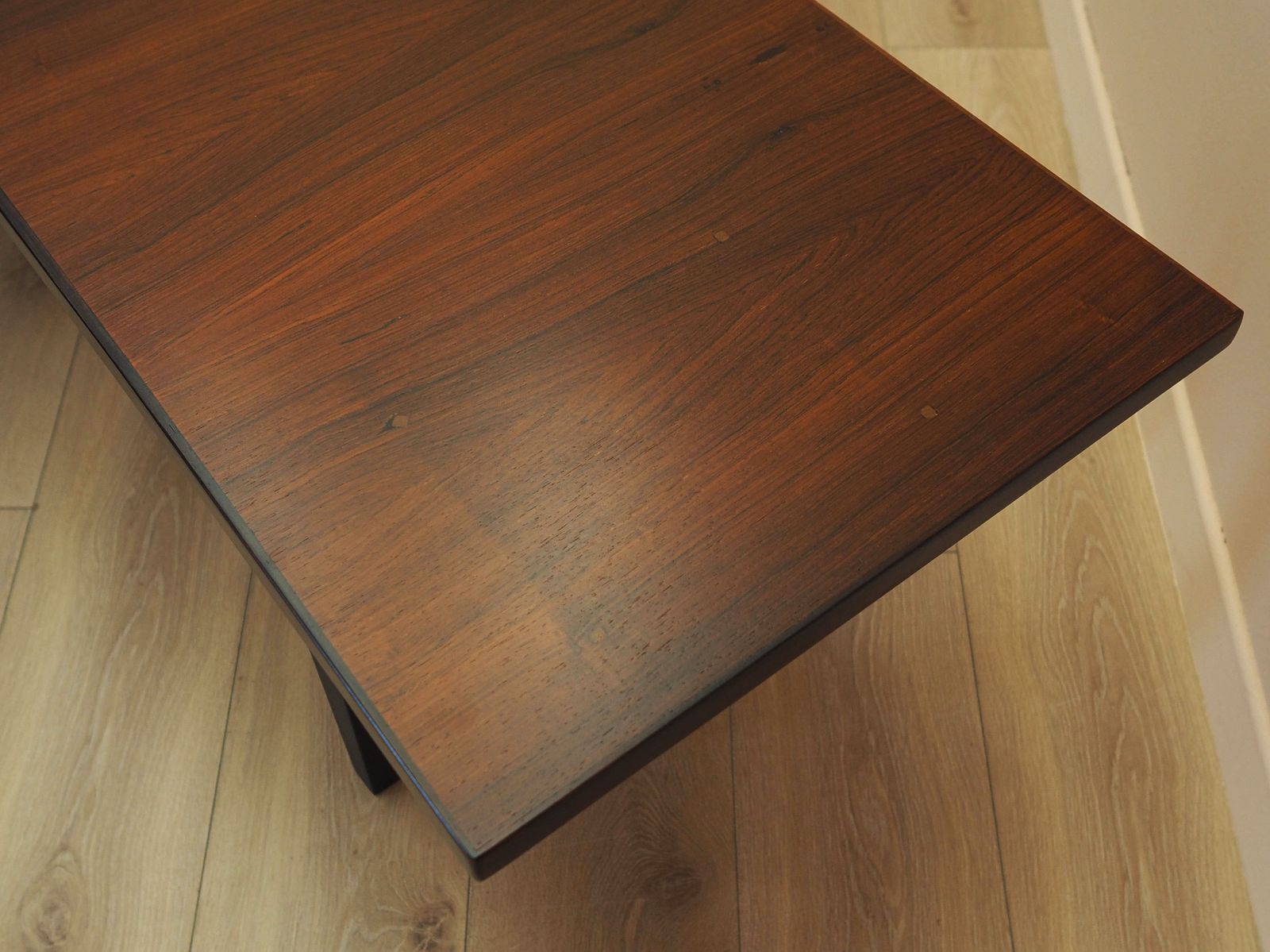 1089.0 Dressoir op zwart frame, gefineerd blad, Deens design, jaren 1970 photo