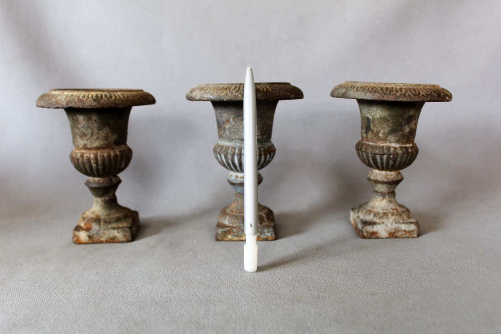 Set Of 3 Antique Heavy Small Cast Iron Planter, Medicis Vase, Country French Rustic Decoration, Garden Planter, Exterior, 13 Centimeter photo Home Decor