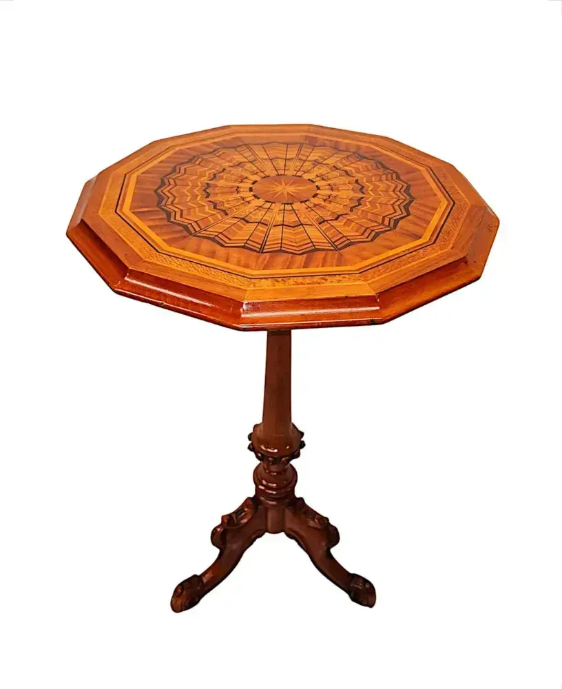 Zeer zeldzame 19e eeuwse rijkelijk ingelegde occasionaltafel of lamptafel, toegeschreven aan Gillows
