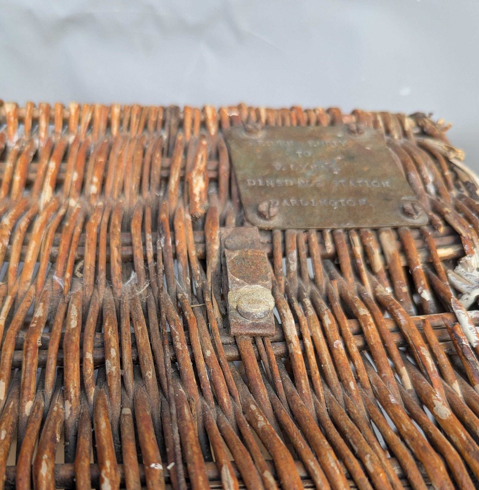 Zeldzame antieke draagmand voor reisduiven, 19e eeuw photo buy