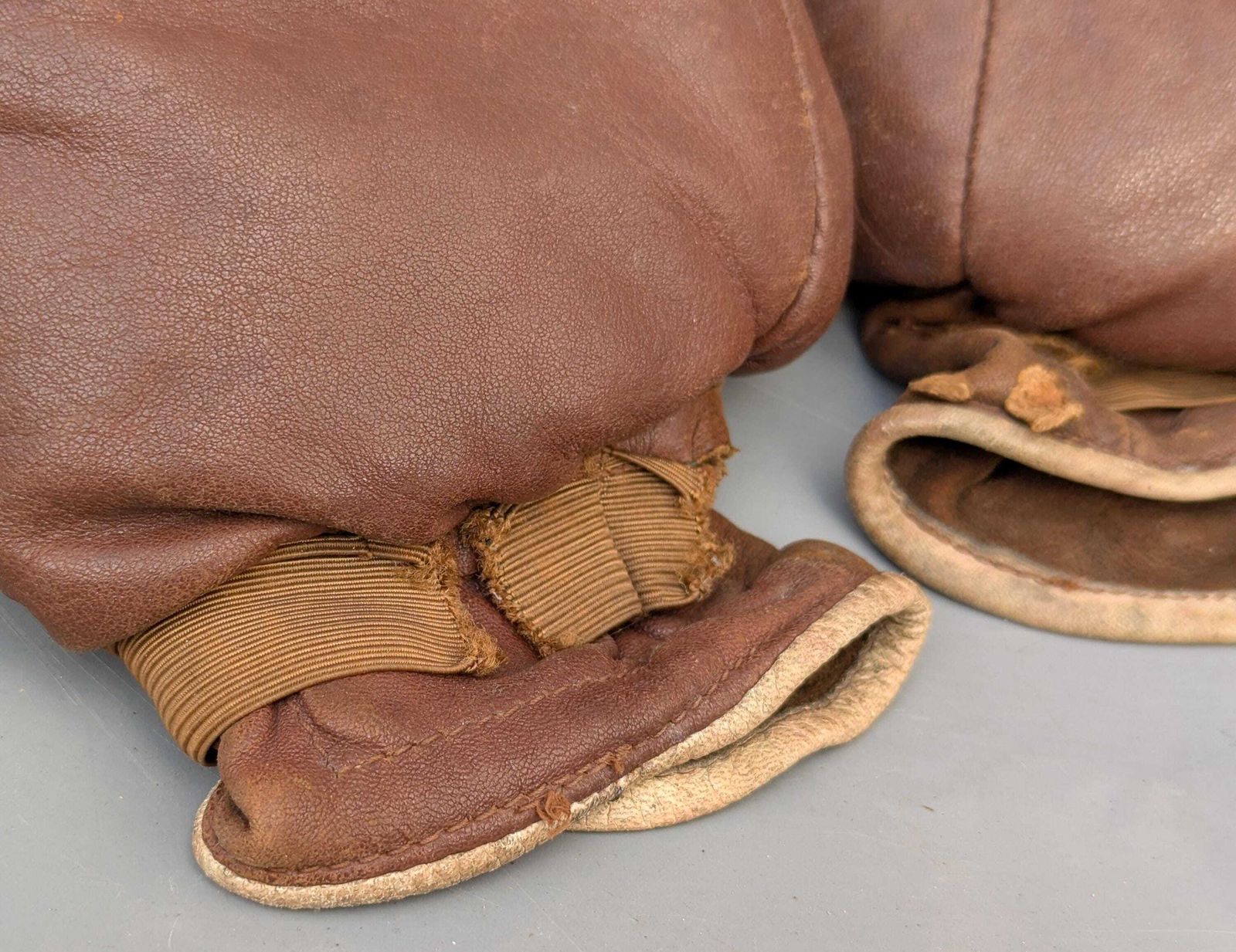 Woonaccessoires Antieke leren bokshandschoenen, art deco, ca. 1920s photo