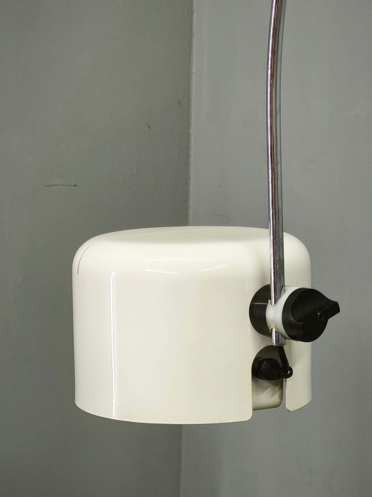 photo furniture Joe Colombo Coupé 3320 R Arc vloerlamp voor Oluce, Italië, ontwerp 1967