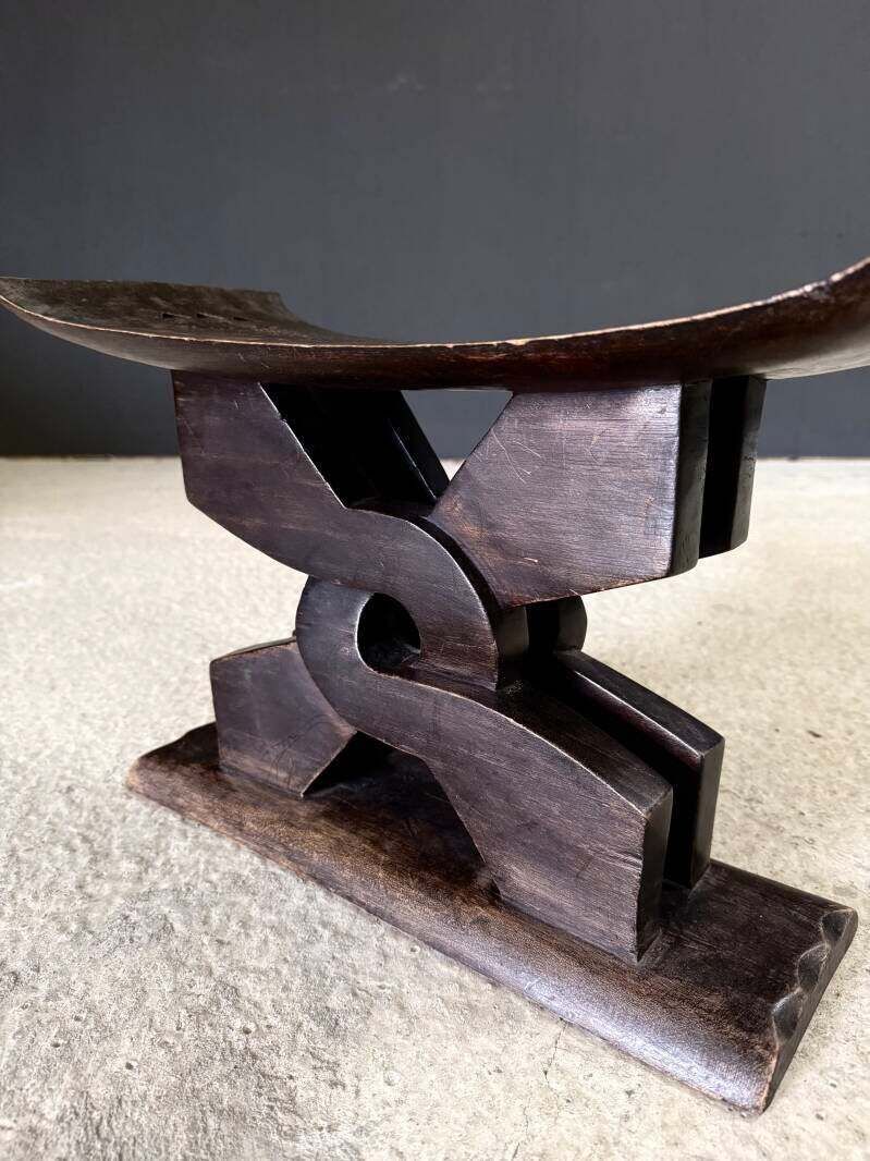 photo vintage Handcrafted Carved Ashanti Tribal Stool, Africa 1950's
