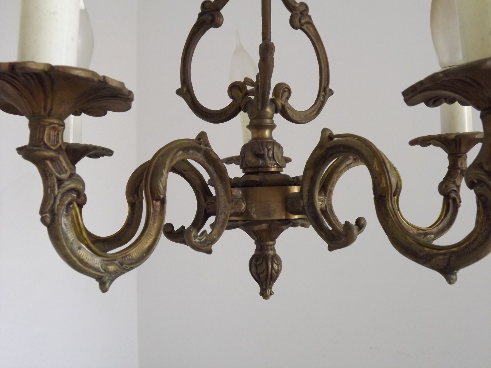 photo vinterior Lustre d'époque français à cinq lumières, cage triangulaire en bronze