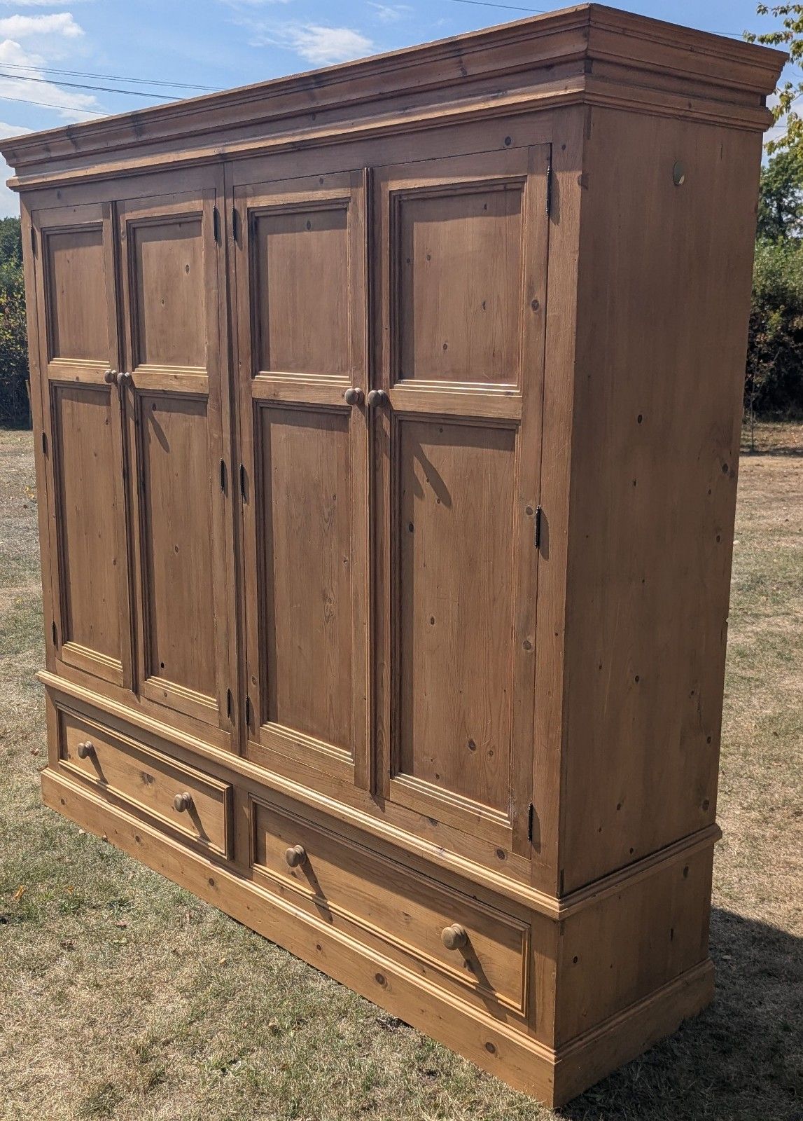 Armoire campagnarde mid-century en pin 4 portes, livraison disponible 0372 photo vinterior