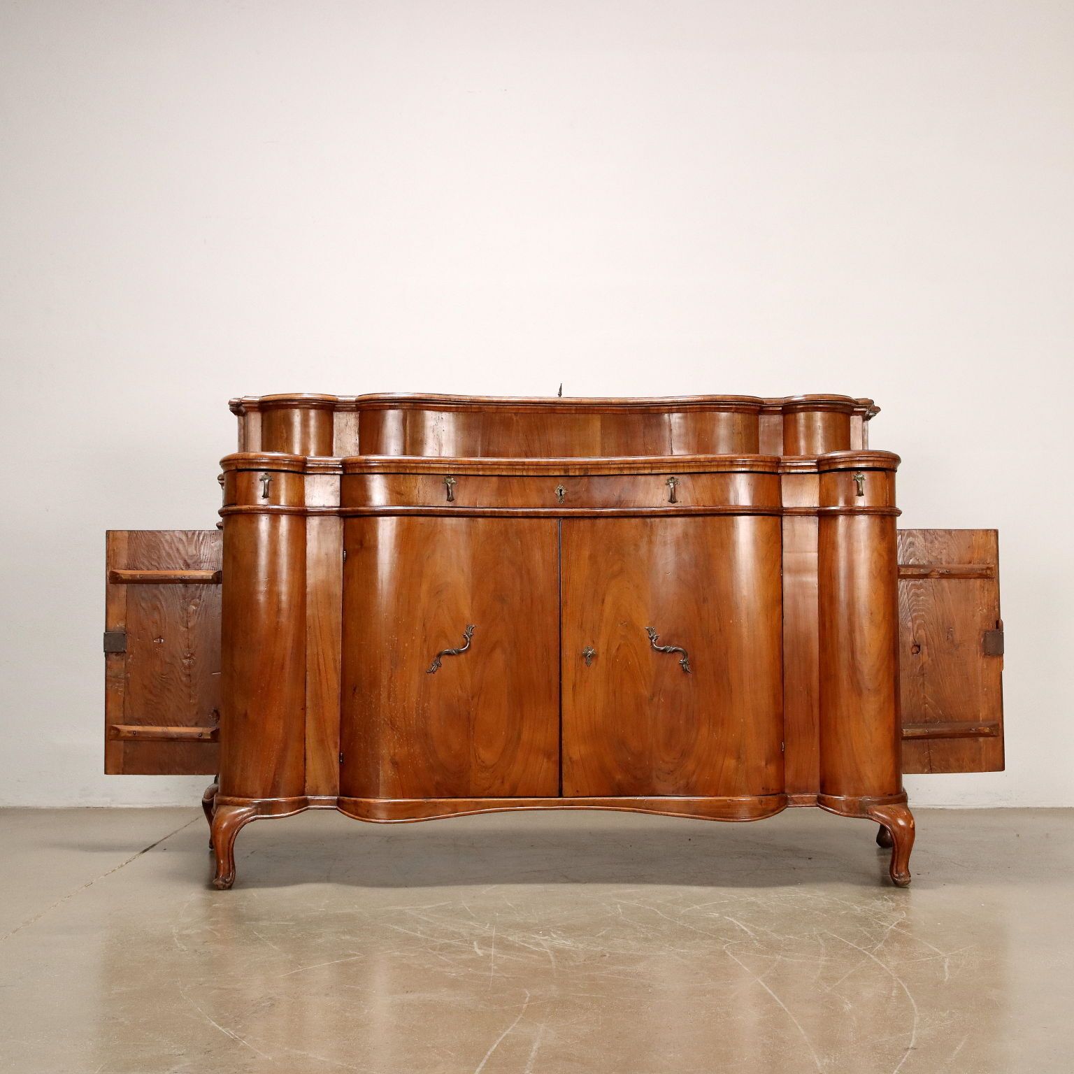 Barocchetto Dressoir Uit Het Midden Van De 18e Eeuw photo buy