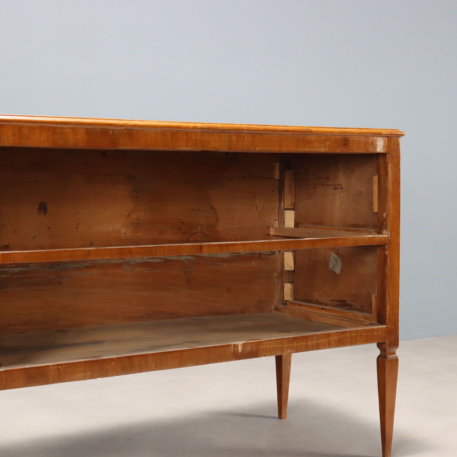 photo furniture Ladekast Neoclassicistisch Mahonie Italië 18e Eeuw