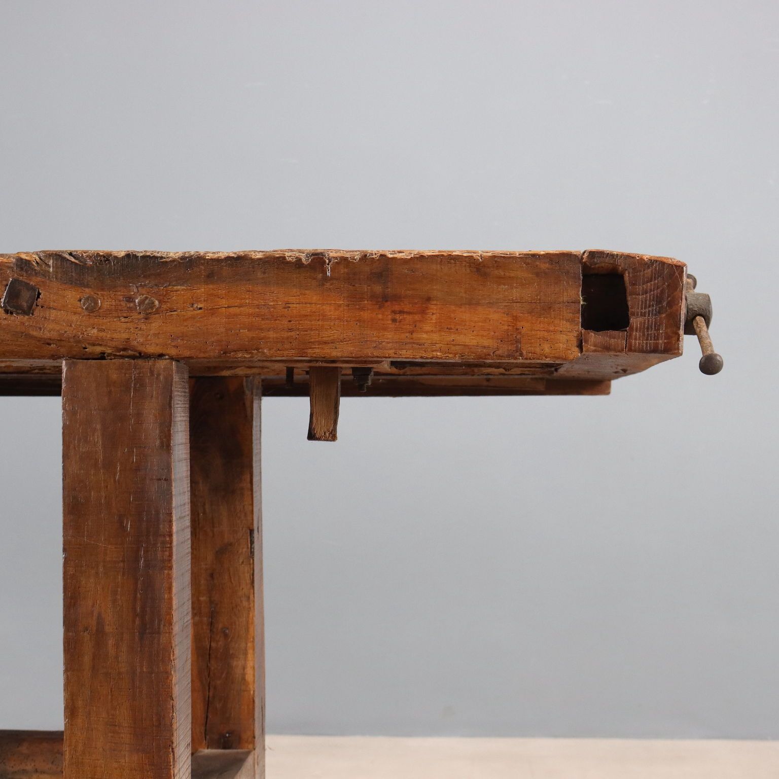 photo furniture Carpenter's Workbench In Chestnut   Italy, 19th Century