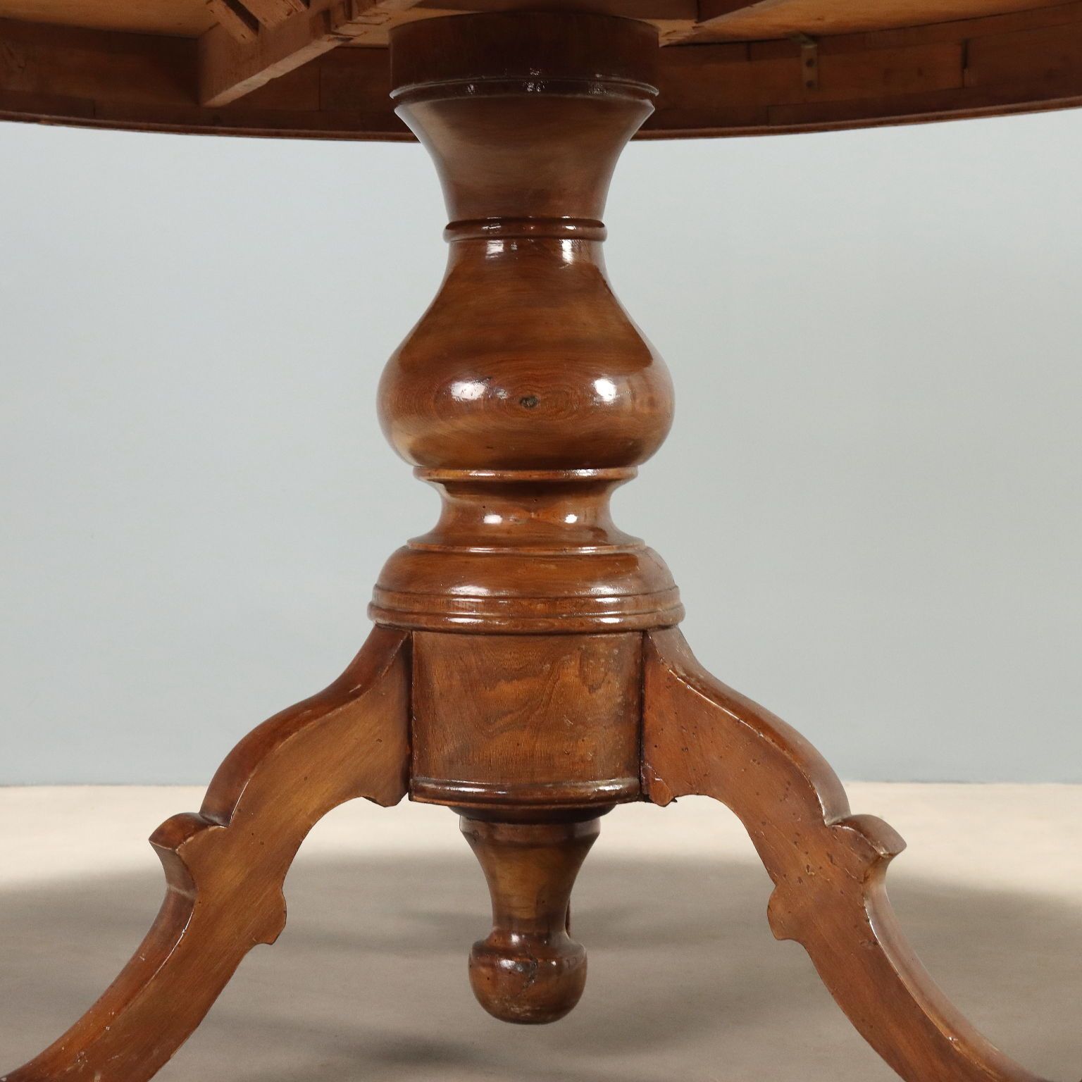 Antieke Ronde Tafel Walnoot Inlegwerk Vittorio Emanuele II 19e Eeuw photo Meubels