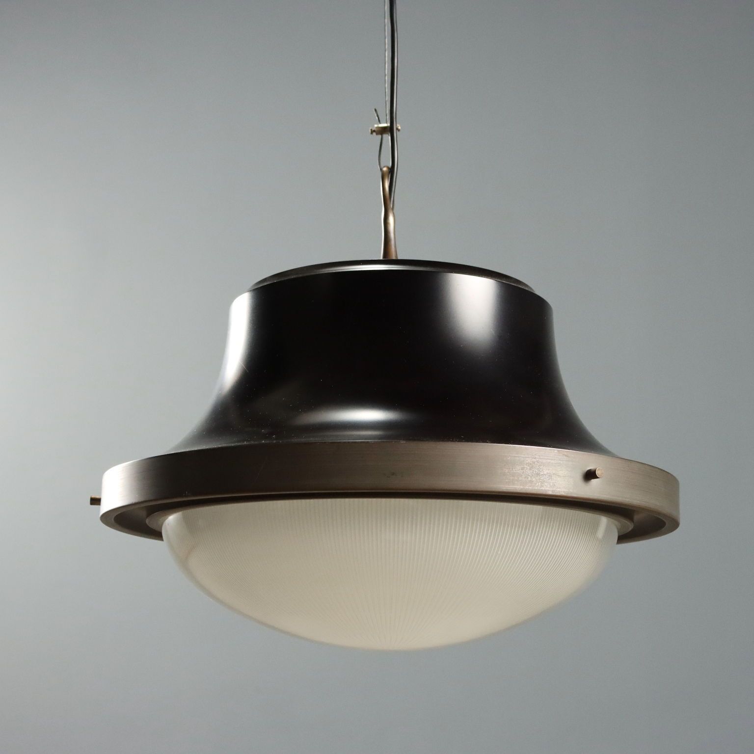 Hanglamp 'Tau' van Sergio Mazza voor Artemide photo 510.0