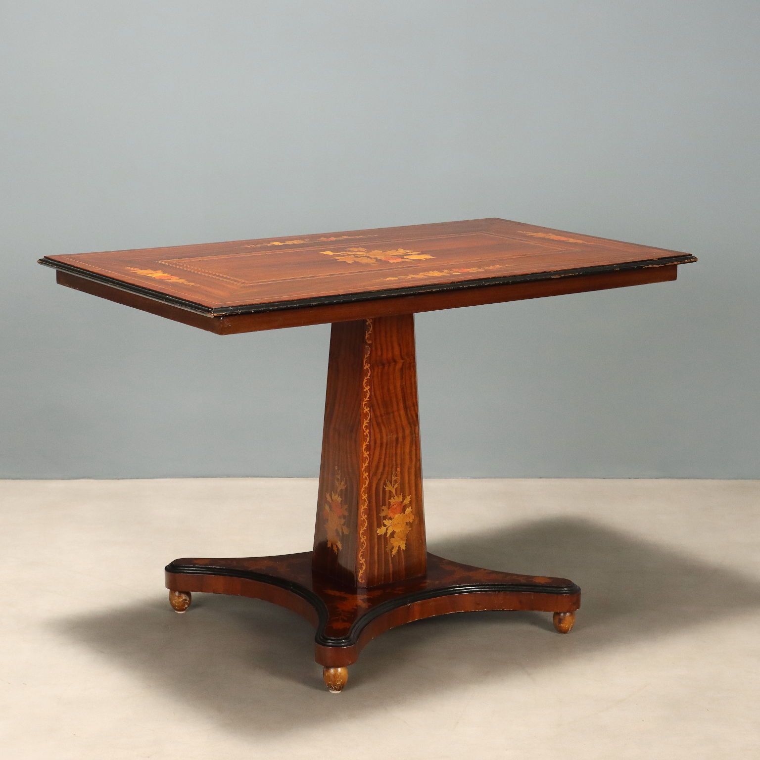 Antieke tafel Bois De Violette mahonie inlegwerk Italië 19e eeuw