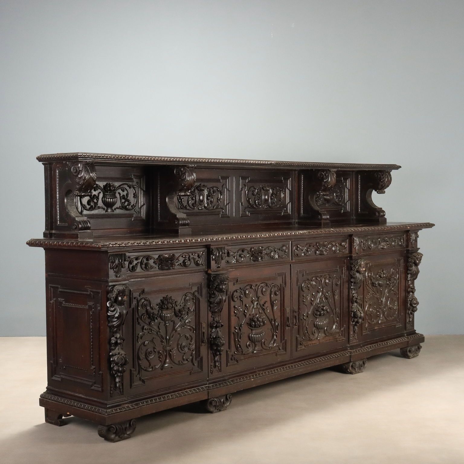 Kast Neo-Renaissance Walnoot Italië 19e Eeuw