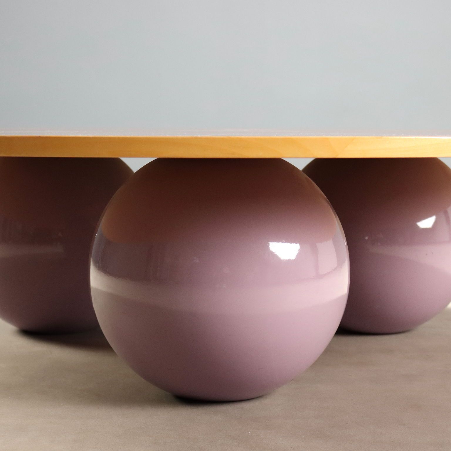 Vintage Salontafel Gefineerd Hout Keramische Bollen Design jaren 1980 photo Meubels