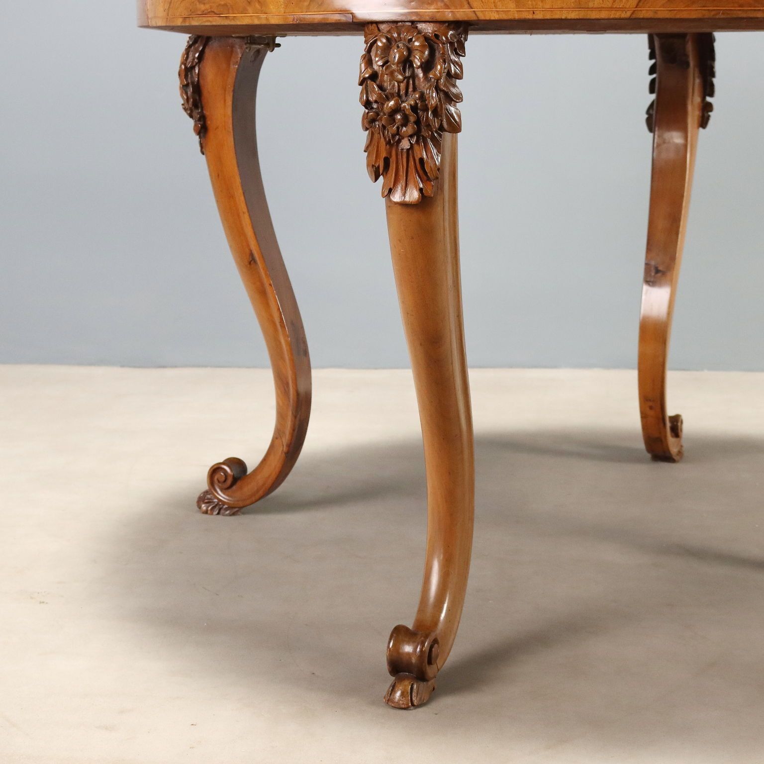 Walnoothouten tafel, Italië, 19e eeuw photo 880.0