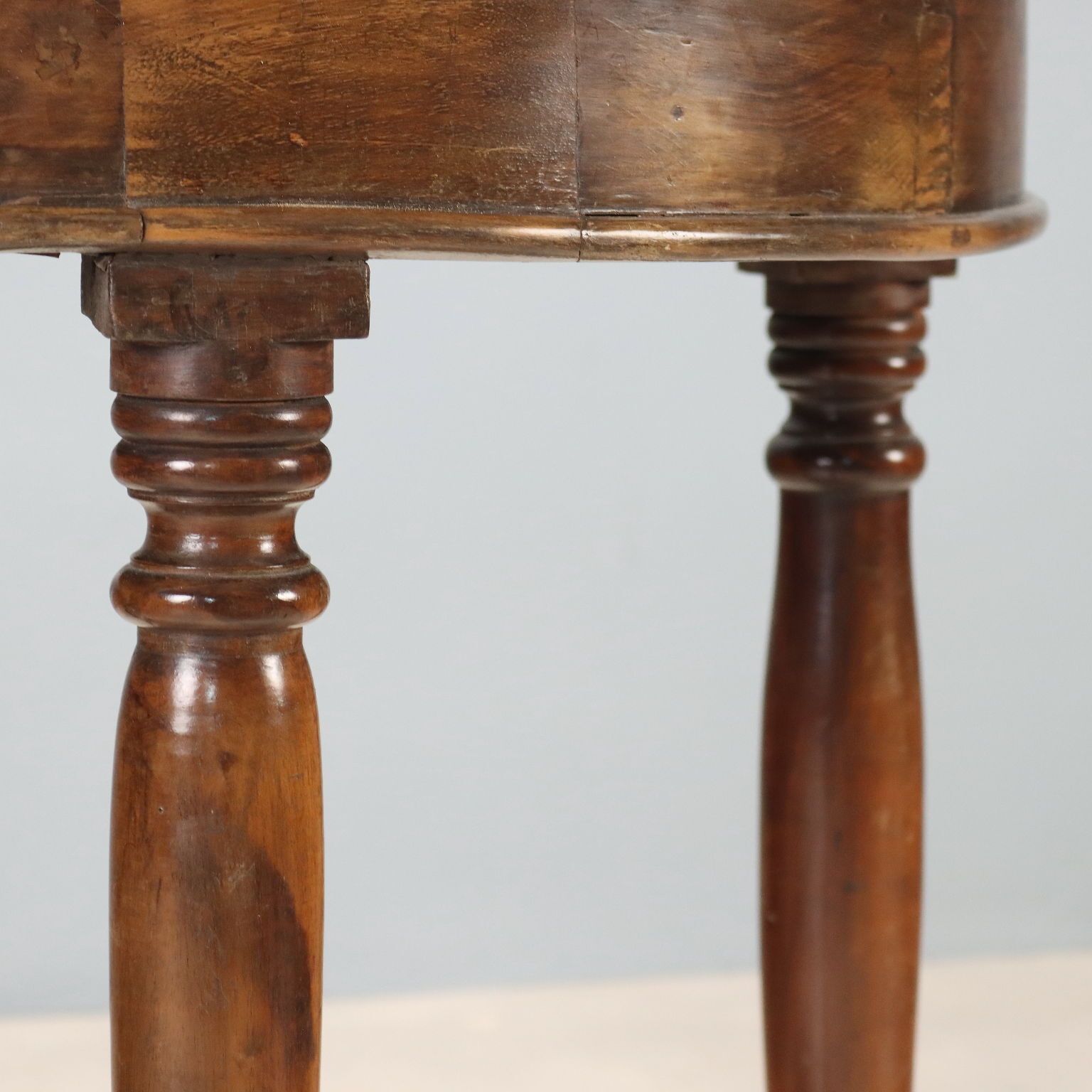 Demi Lune Console in Walnoot, Italië, 19e Eeuw photo Meubels