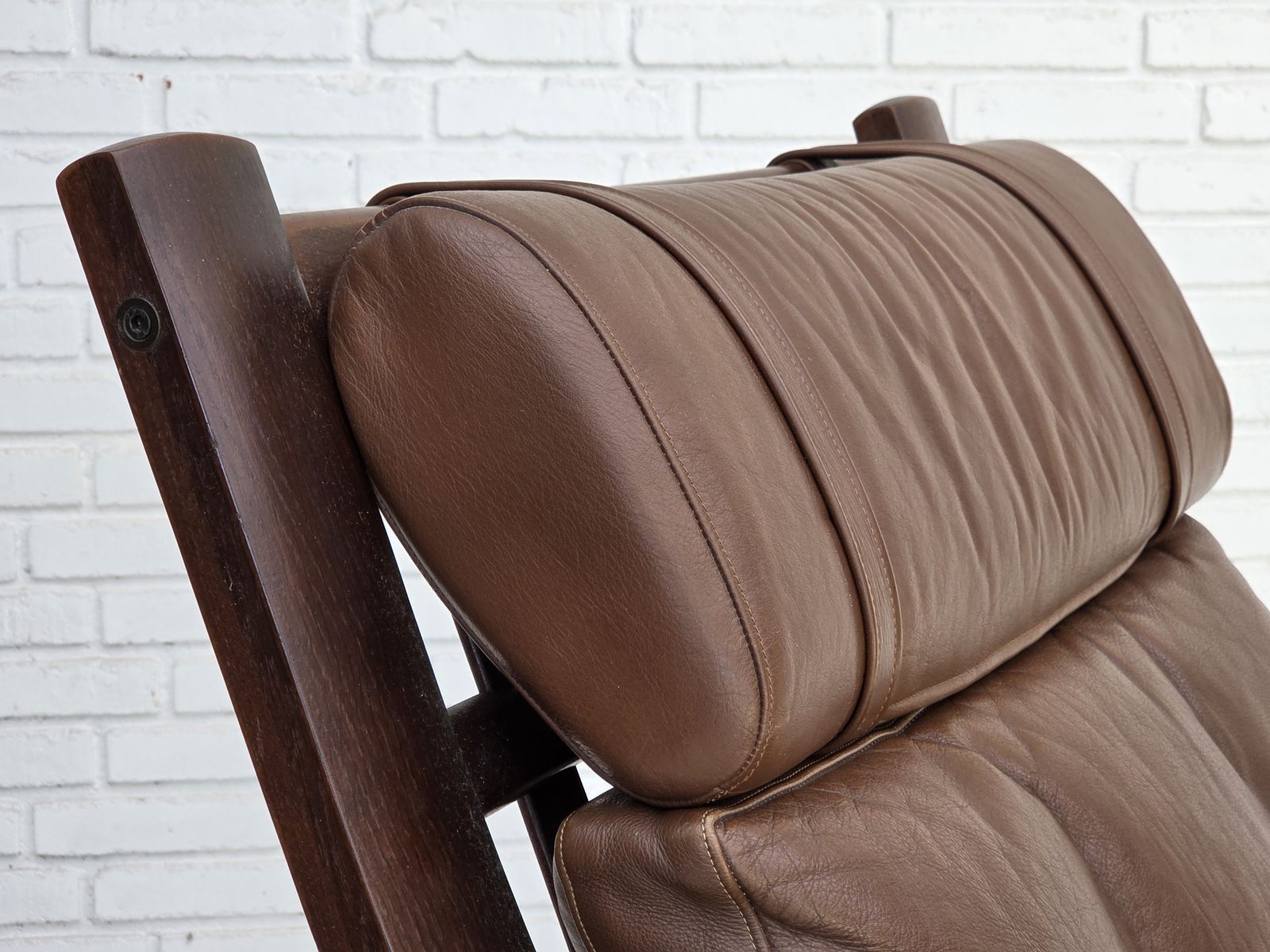 Ca. jaren 1970, Deens design van H.J.Wegner, fauteuil met hoge rugleuning, model GE530. photo 3300.0
