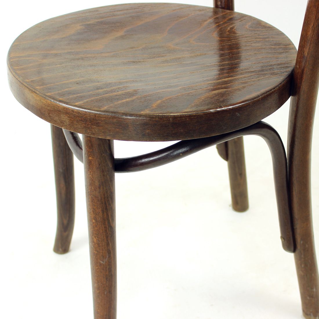 Thonet Bentwood Bistro Chair, Tsjechoslowakije jaren 1940 photo 260.0