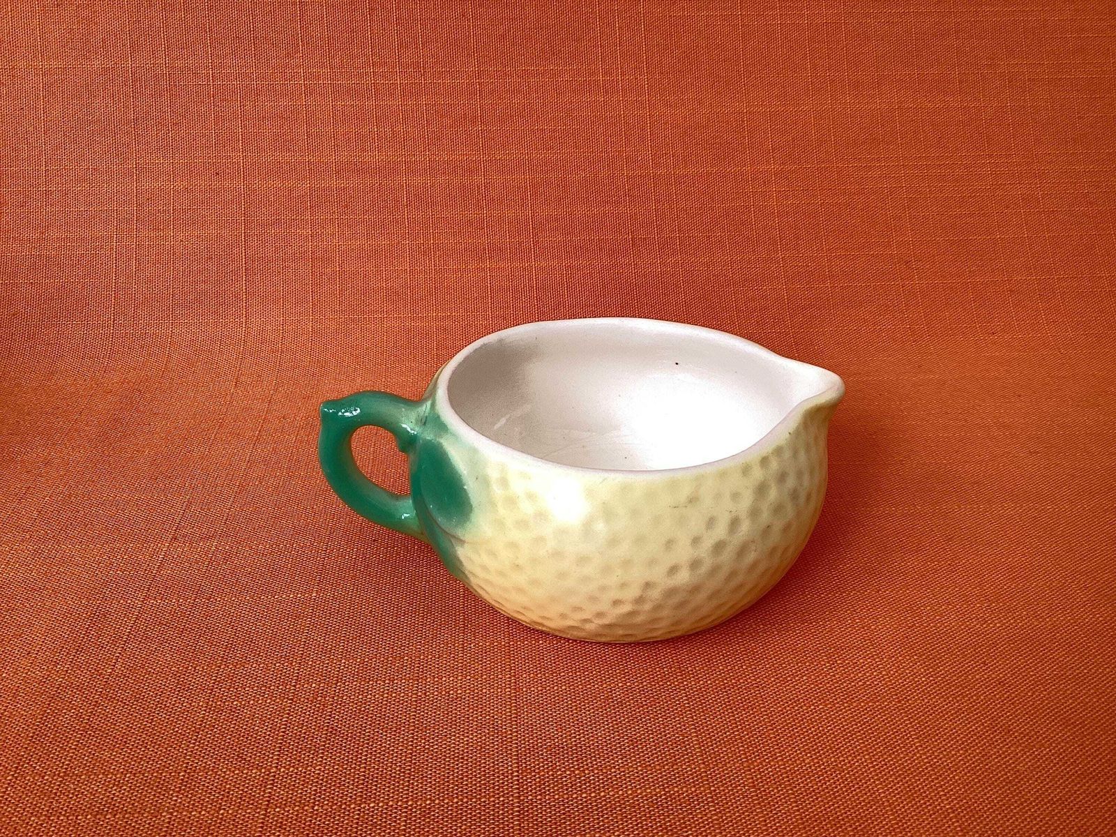 photo vintage Vintage limonadeset, grote kan en 6 bijpassende bekers, citroenmotief keramiek