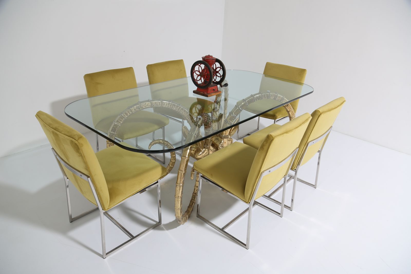 5750.0 Mid-Century Modern Messing Ibex Ramshoofden Eettafel In De Stijl Van Alain Chervet, jaren 1970 photo