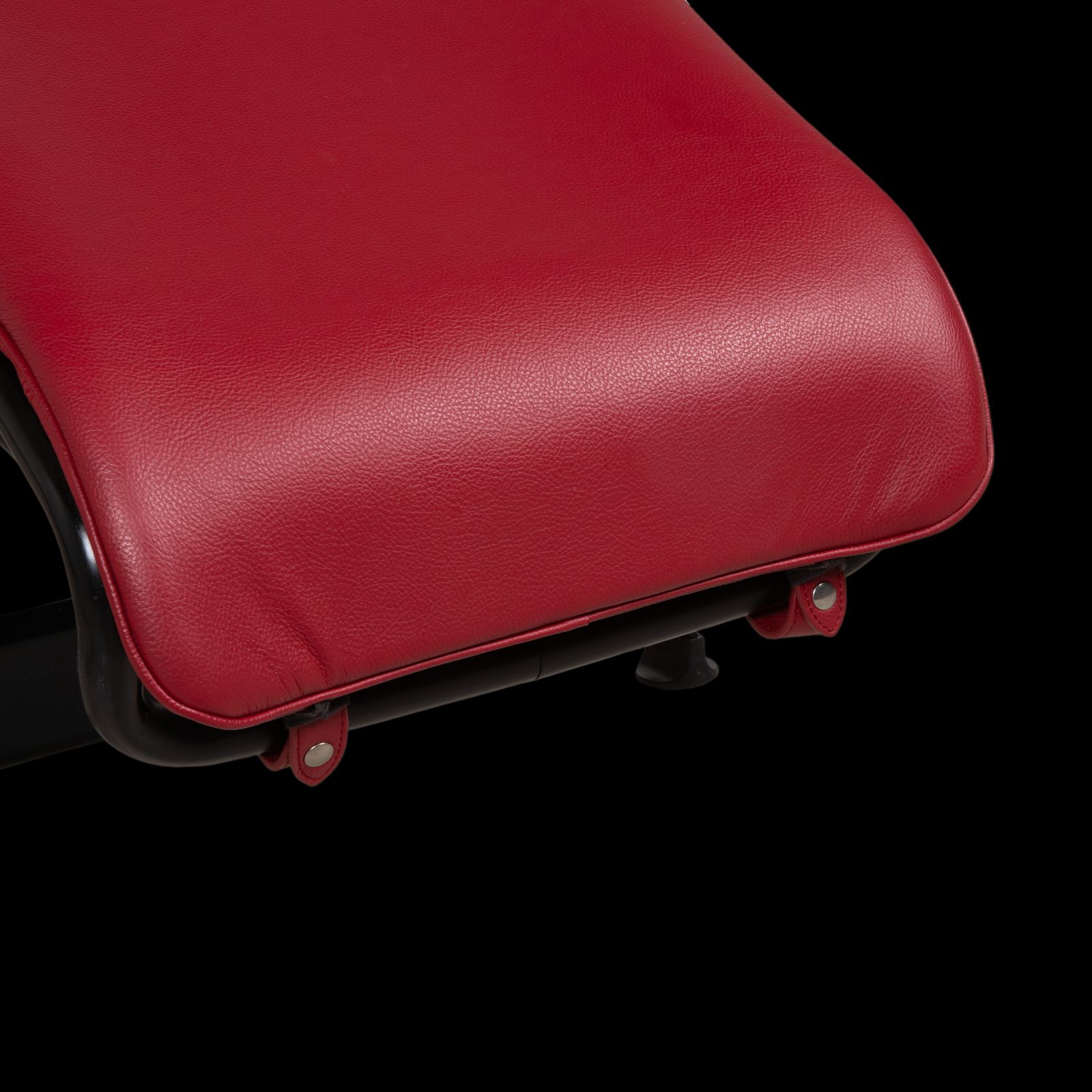 Cassina Le Corbusier Lc 4 Leather Chaise Lounge Red Ruby Black Bauhaus Gliding Function photo 4359.0