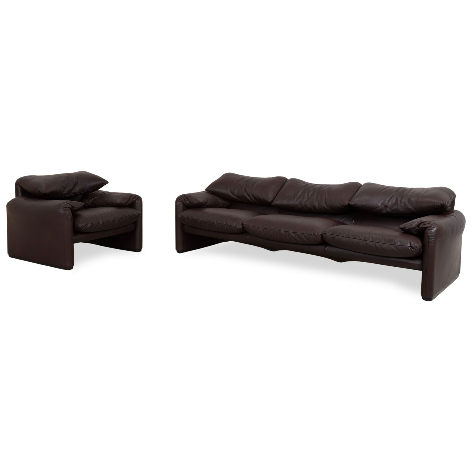 Canapé 3 places et fauteuil Cassina Maralunga en cuir brun espresso, fonction manuelle